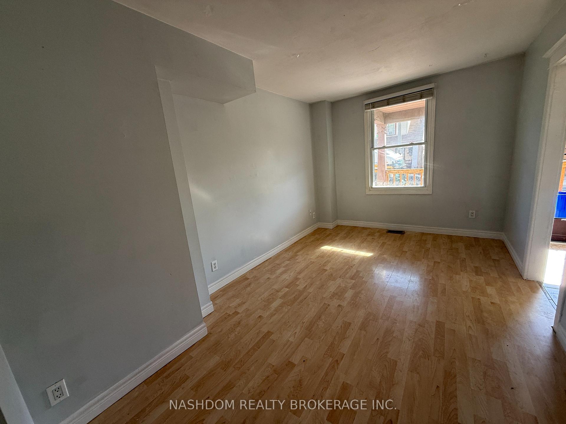 Photo 19 of 1087 Cannon Street E, Hamilton, Crown Point — HOMEH
