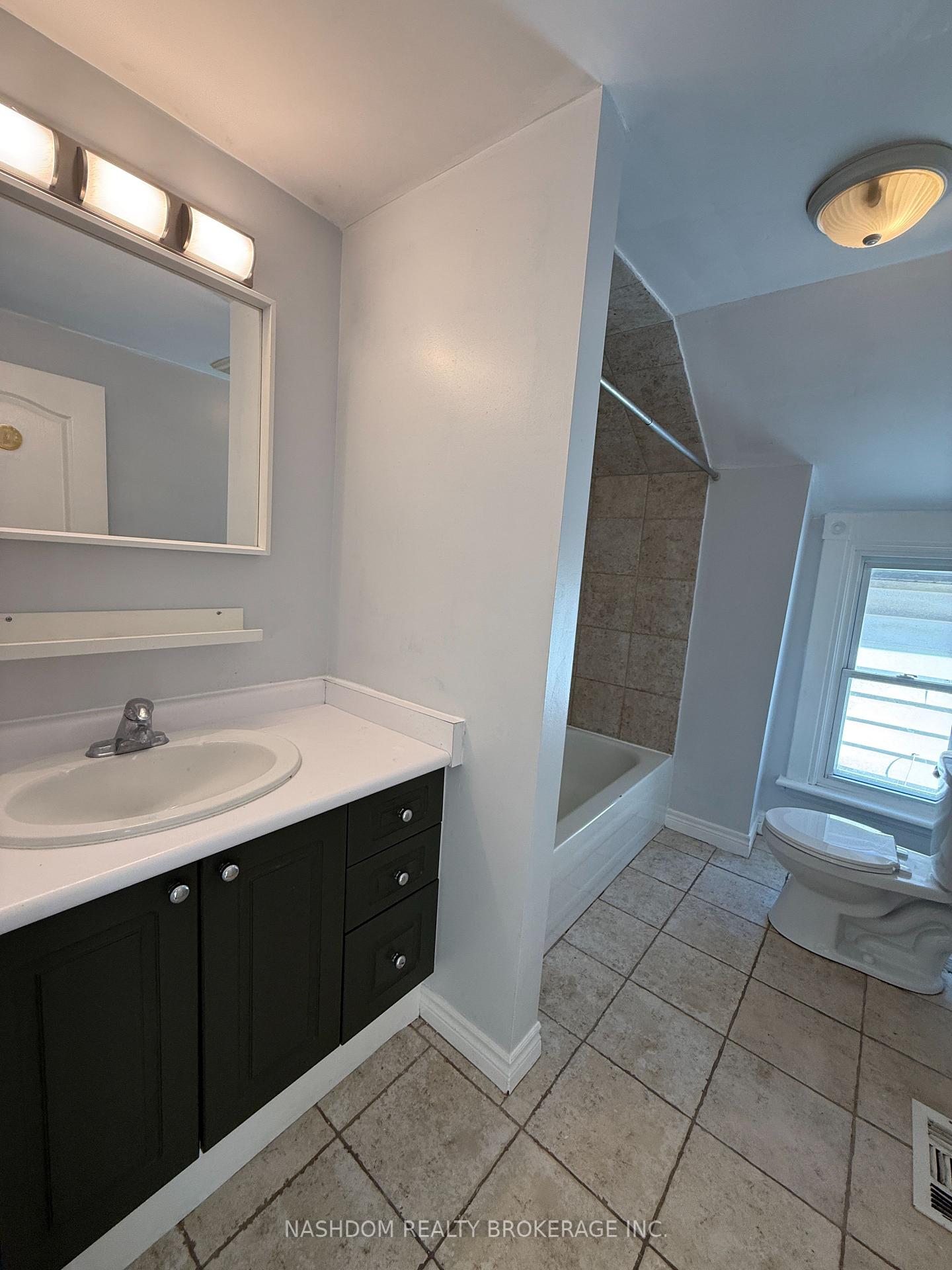 Photo 21 of 1087 Cannon Street E, Hamilton, Crown Point — HOMEH