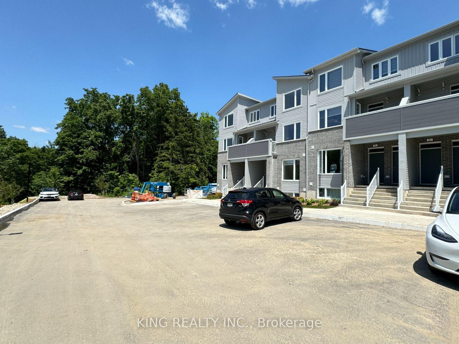 Photo 5 of Unit 47, 990 Deveron Crescent, London, South J — HOMEH