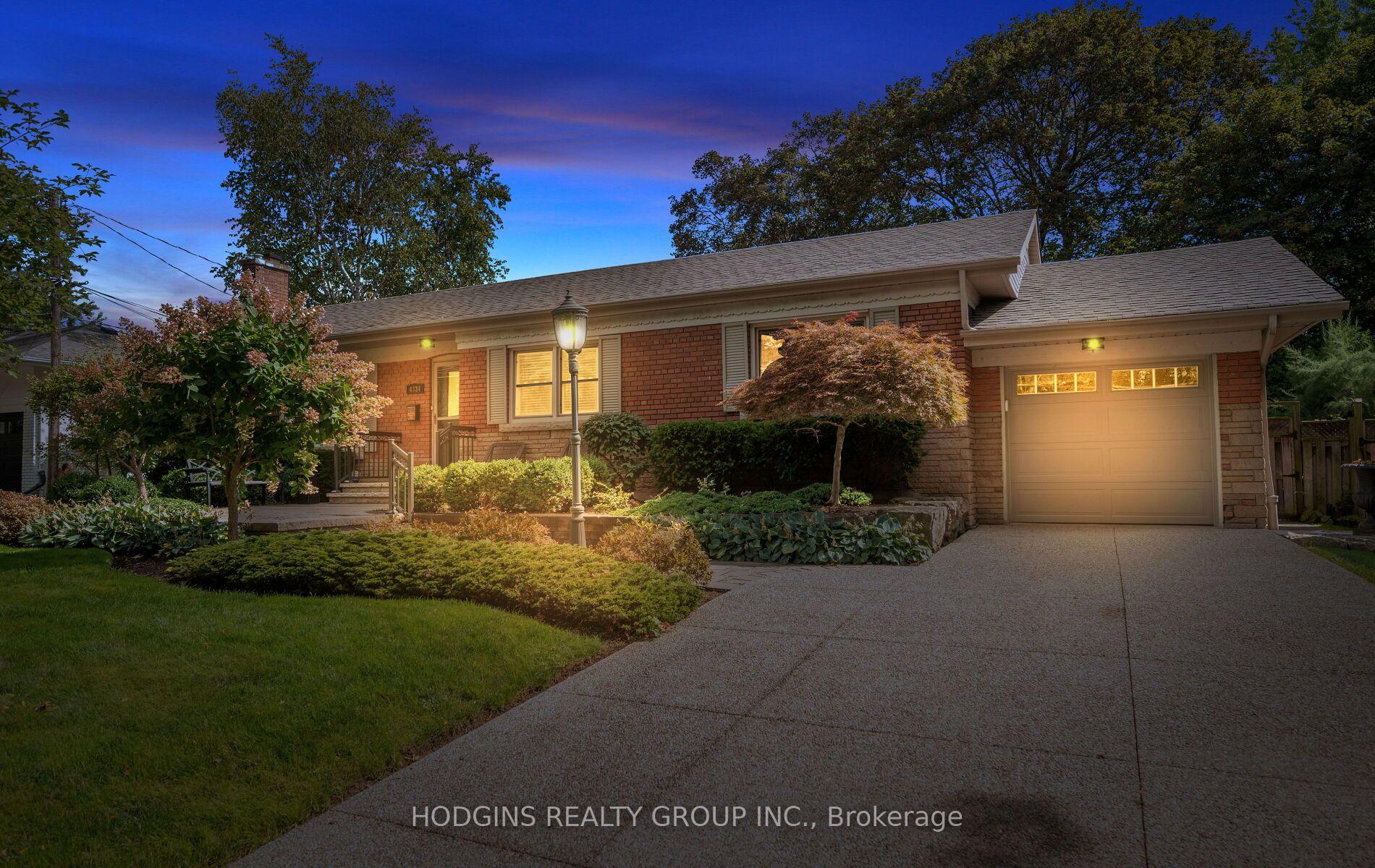 Photo 6 of 4334 Spruce Avenue, Burlington, Shoreacres — HOMEH