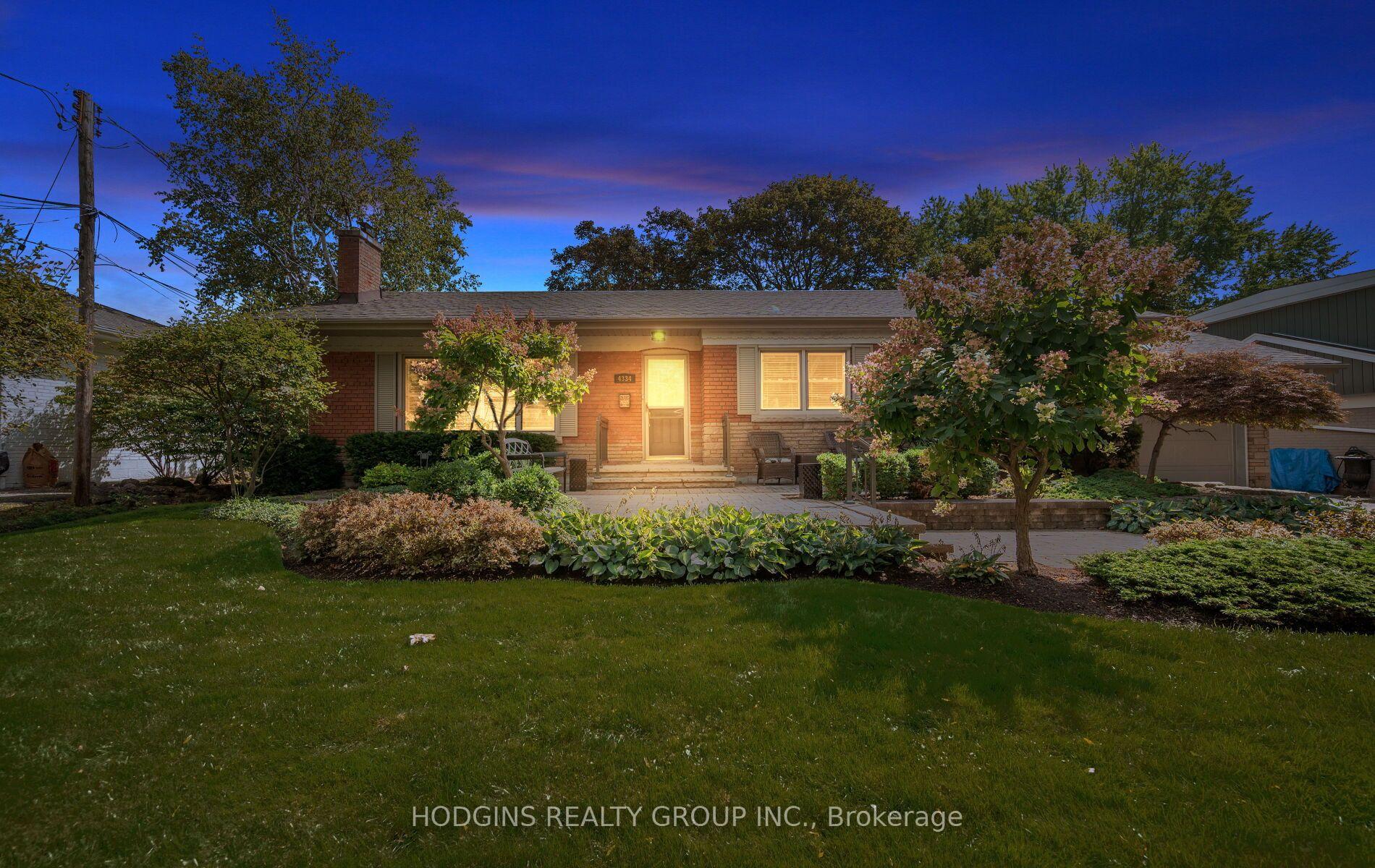 Photo 8 of 4334 Spruce Avenue, Burlington, Shoreacres — HOMEH