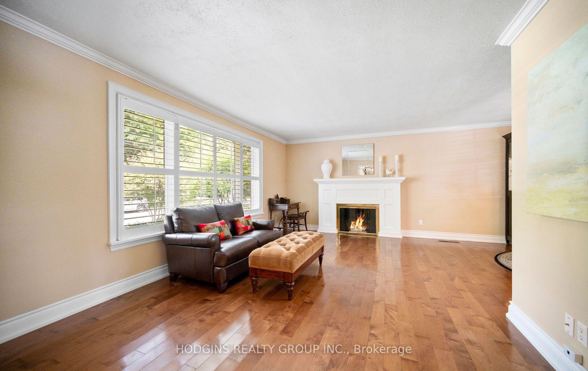 Photo 11 of 4334 Spruce Avenue, Burlington, Shoreacres — HOMEH