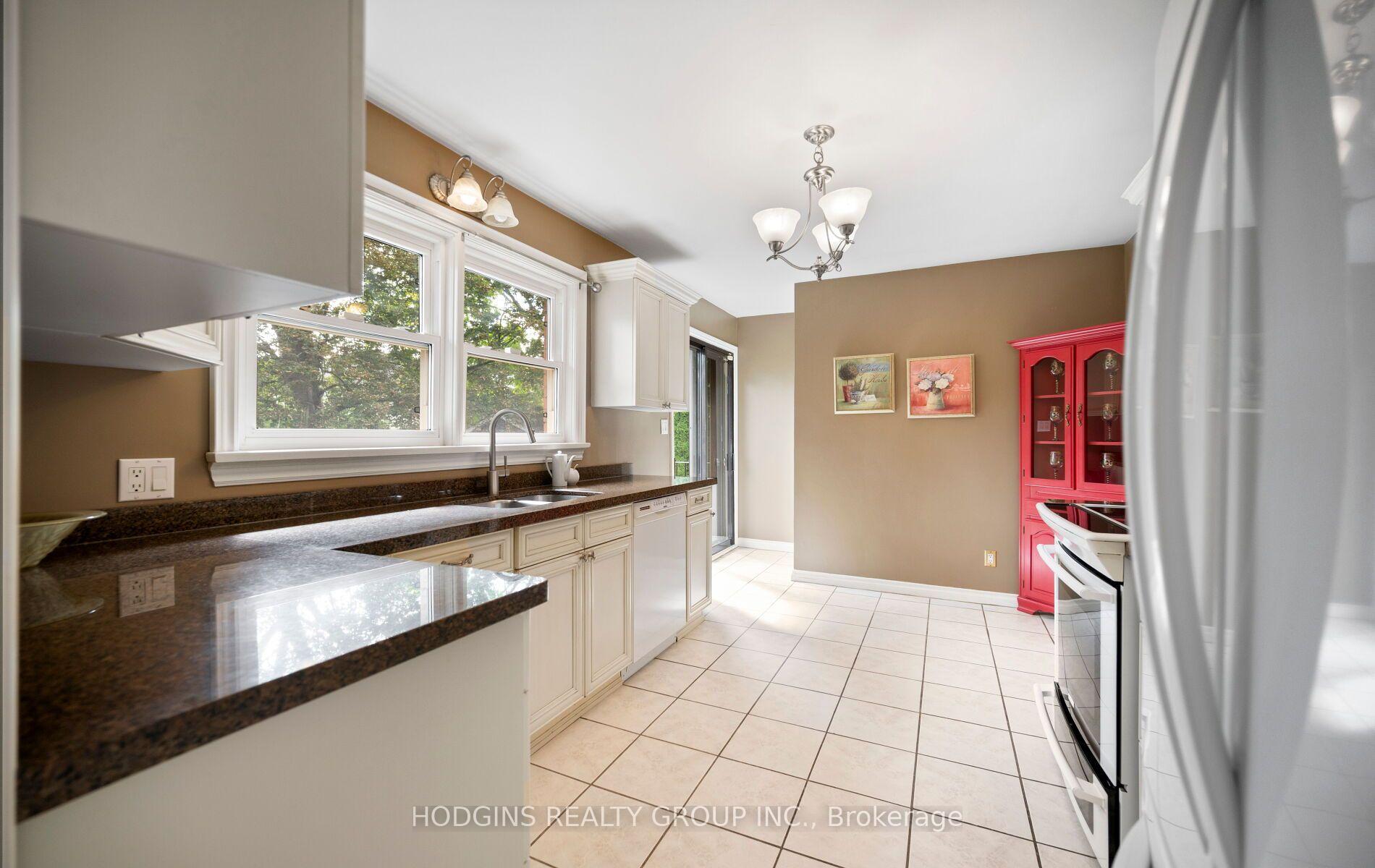 Photo 17 of 4334 Spruce Avenue, Burlington, Shoreacres — HOMEH