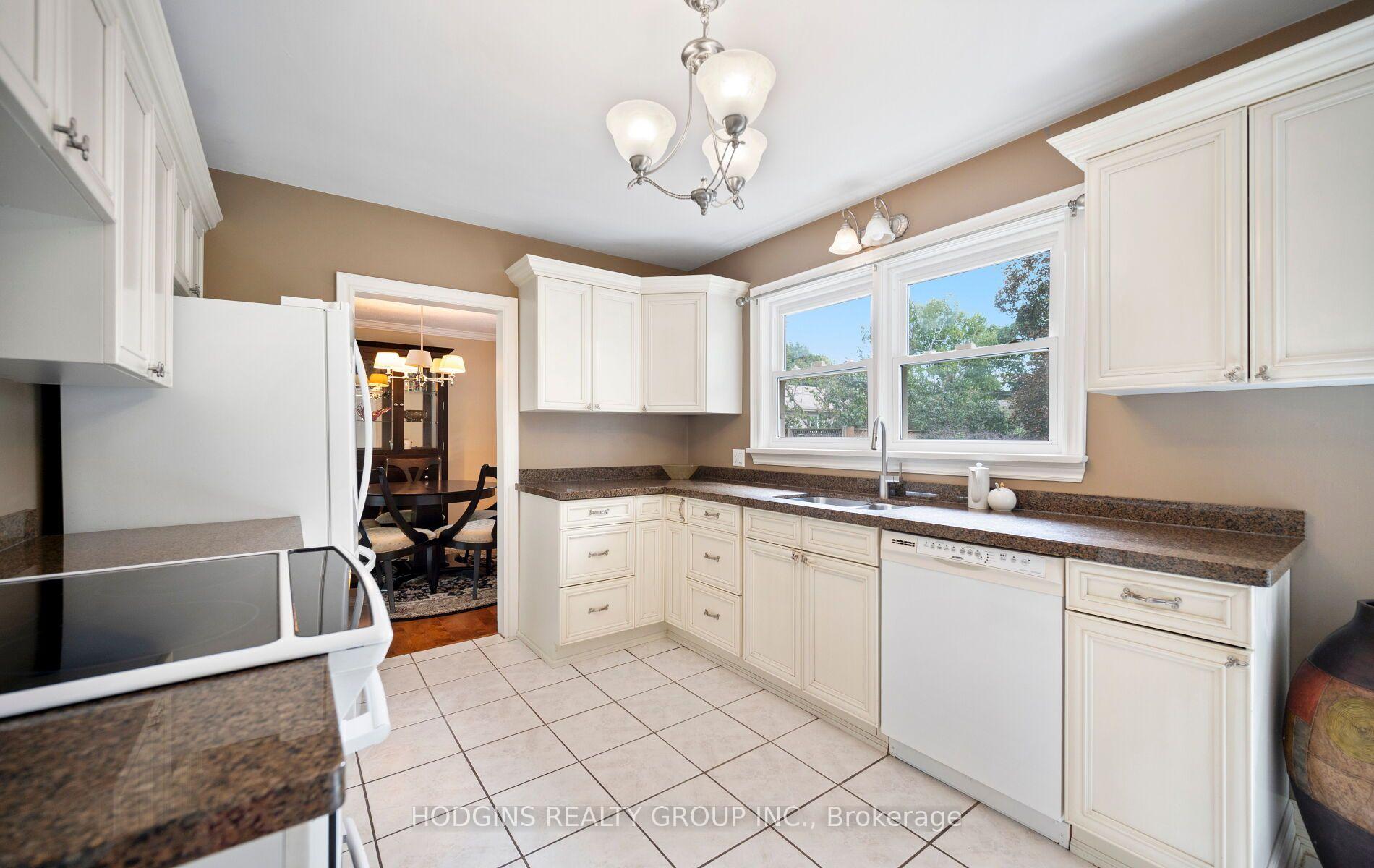 Photo 19 of 4334 Spruce Avenue, Burlington, Shoreacres — HOMEH
