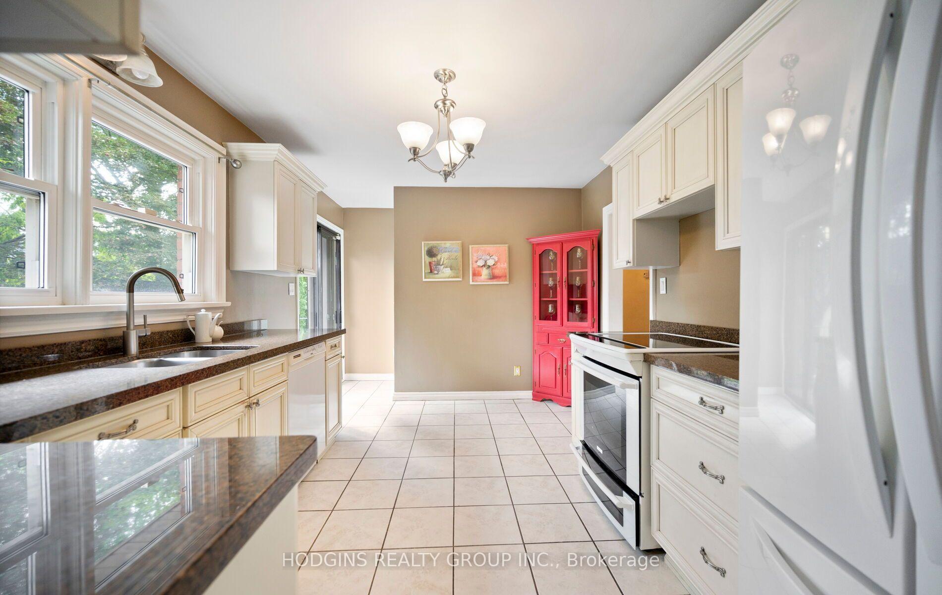 Photo 21 of 4334 Spruce Avenue, Burlington, Shoreacres — HOMEH