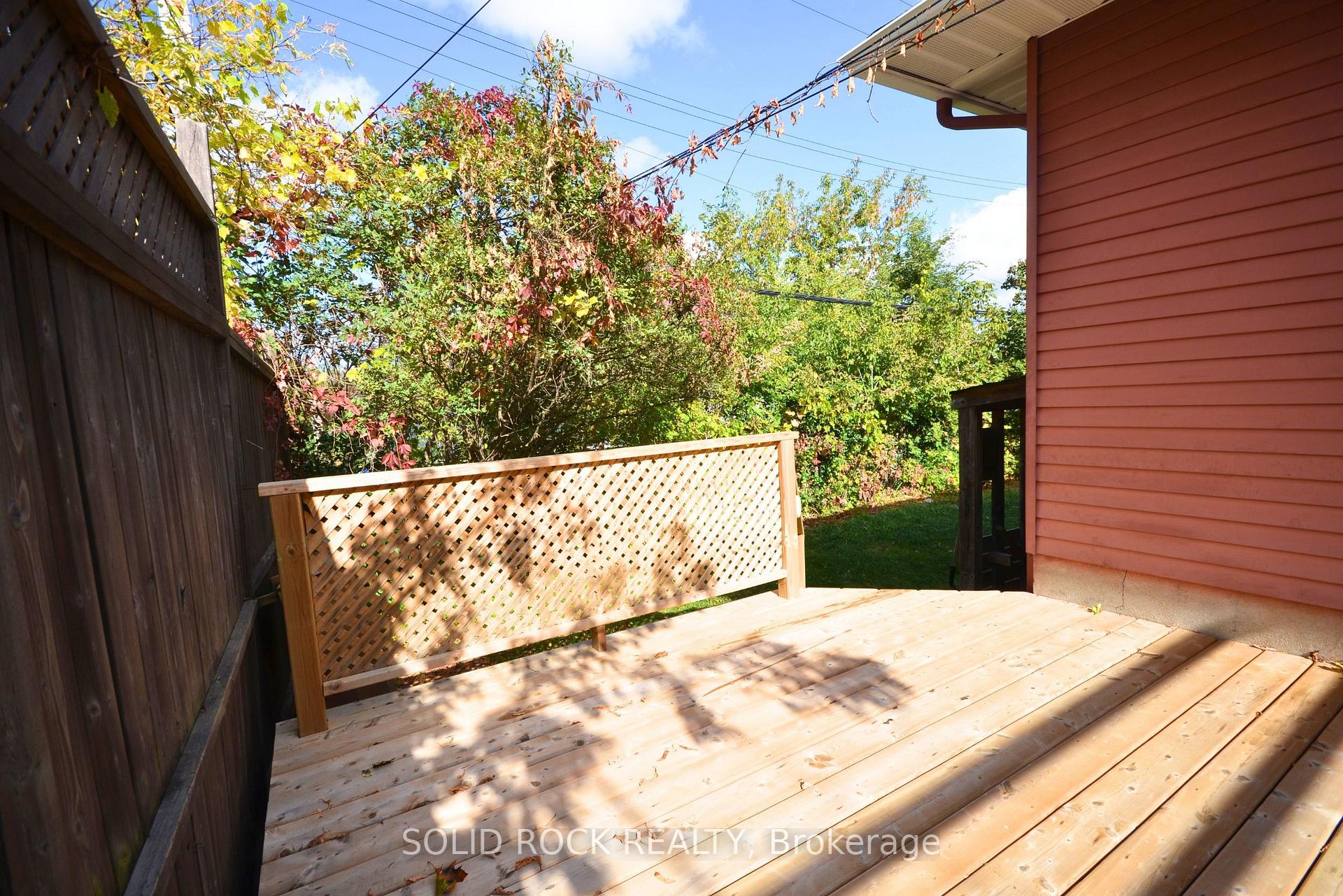 Photo 4 of Unit B, 1441 Edgecliffe Avenue, Ottawa, Carlington — HOMEH