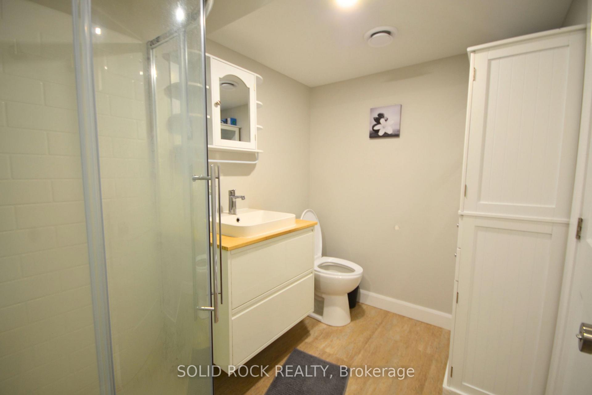 Photo 12 of Unit B, 1441 Edgecliffe Avenue, Ottawa, Carlington — HOMEH