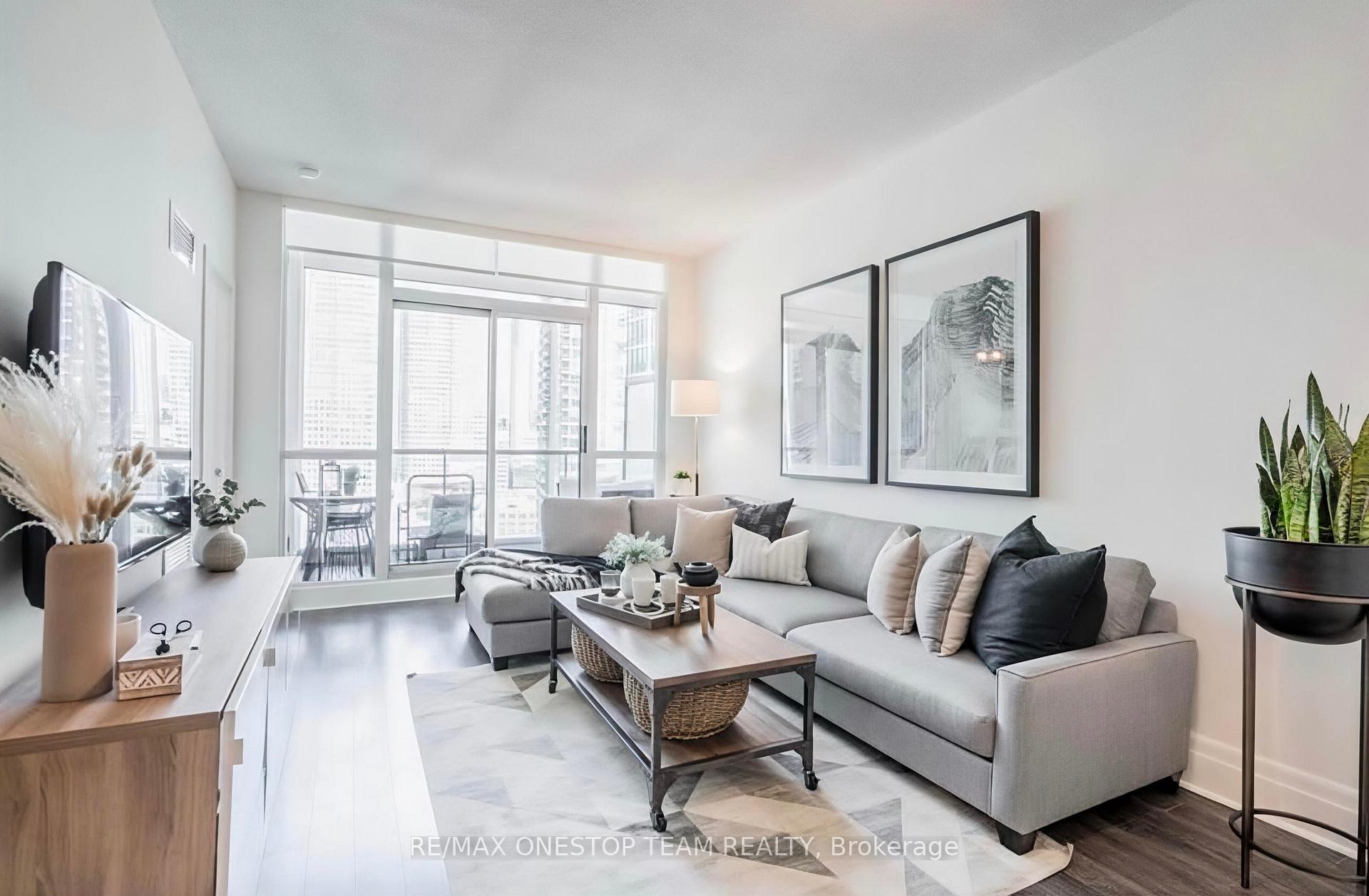 Photo 4 of Unit 2211, 12 Yonge Street, Toronto, Waterfront Communities — HOMEH