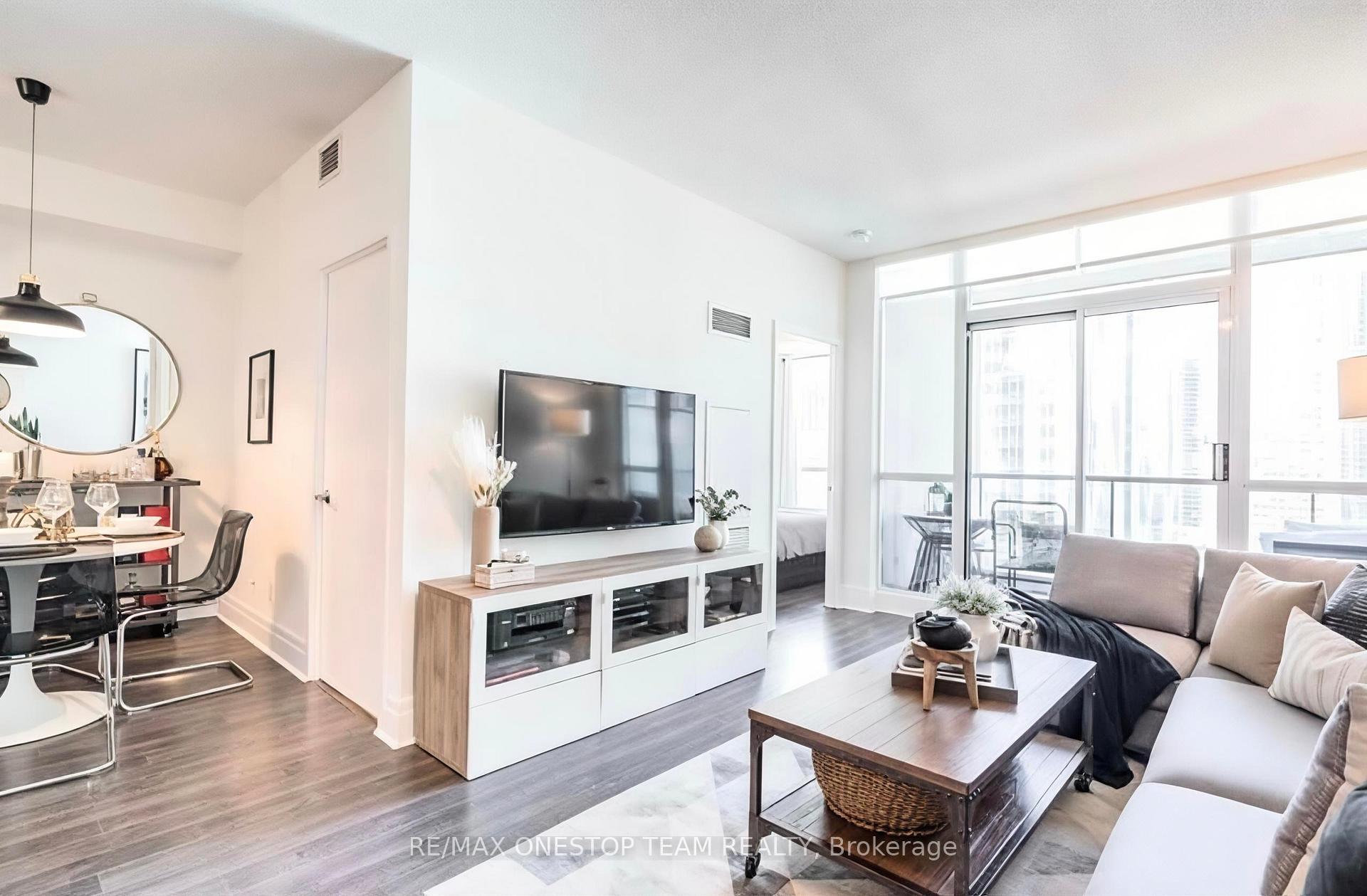 Photo 5 of Unit 2211, 12 Yonge Street, Toronto, Waterfront Communities — HOMEH