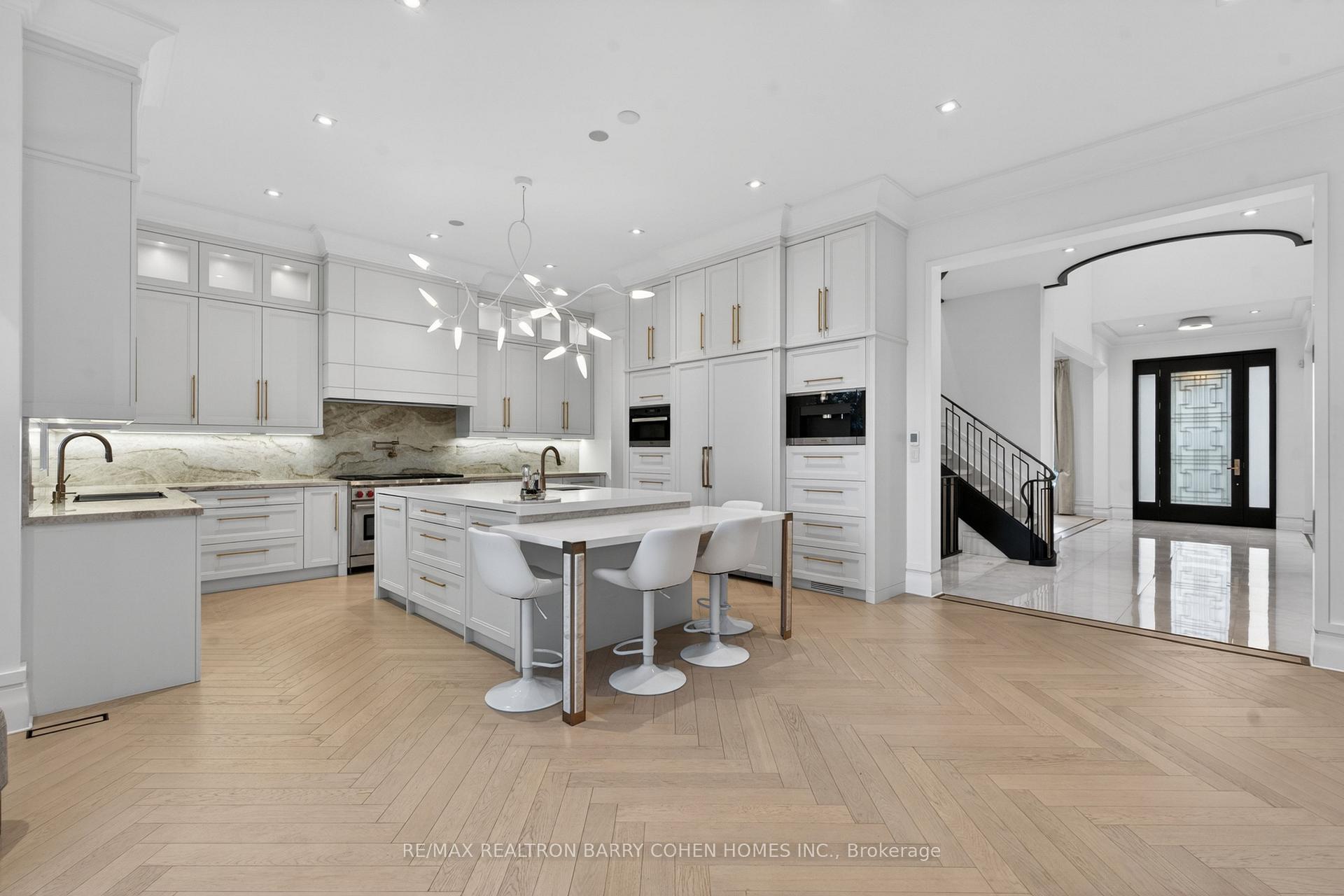 Photo 11 of 34 Greengate Road, North York, Banbury-Don Mills — HOMEH