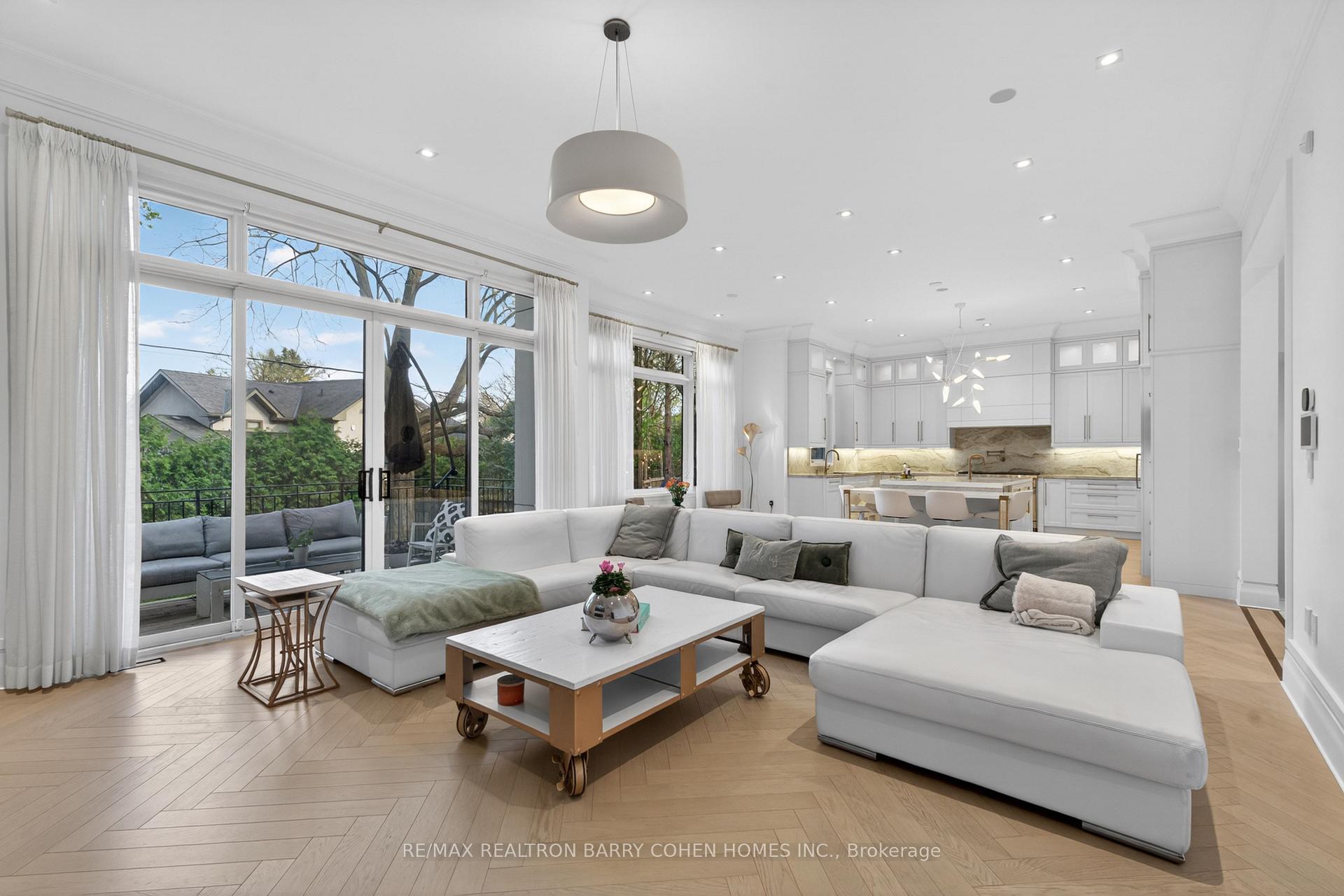Photo 12 of 34 Greengate Road, North York, Banbury-Don Mills — HOMEH