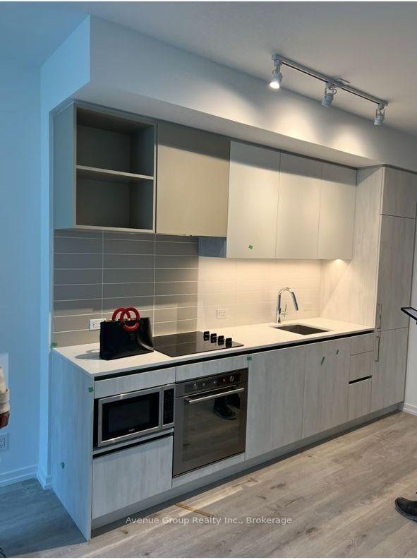 Photo 5 of Unit 507, 7890 Jane Street, Vaughan, Vaughan Corporate Centre — HOMEH