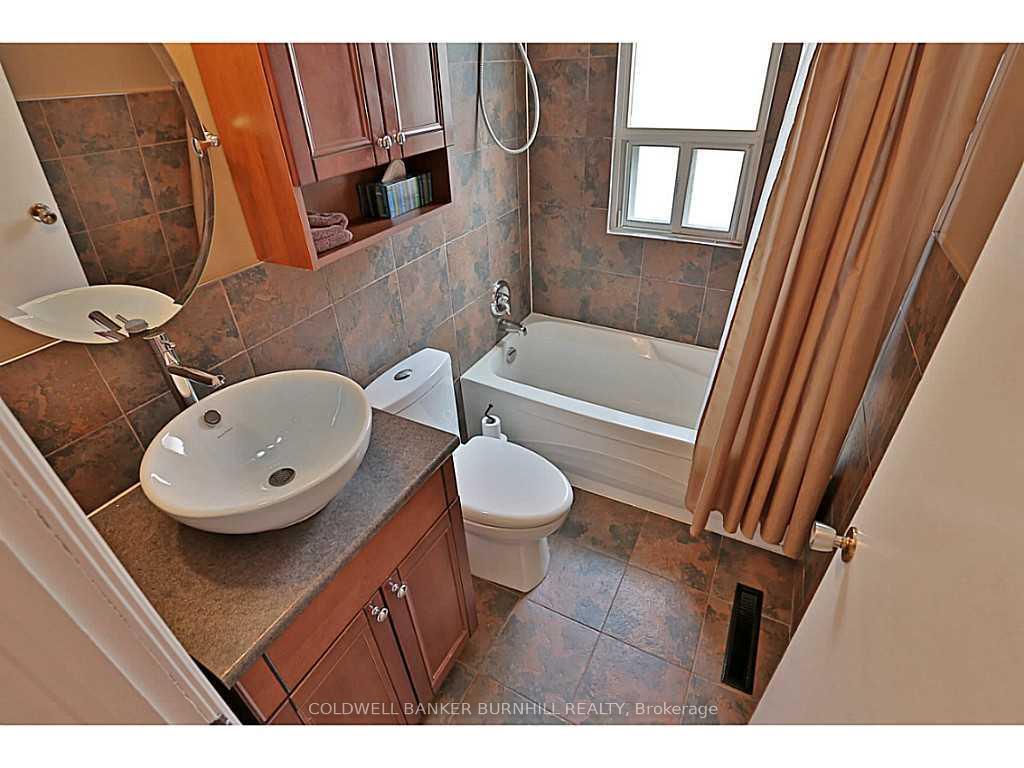 Photo 13 of Unit Upper L, 606 Brucedale Avenue, Hamilton, Eastmount — HOMEH