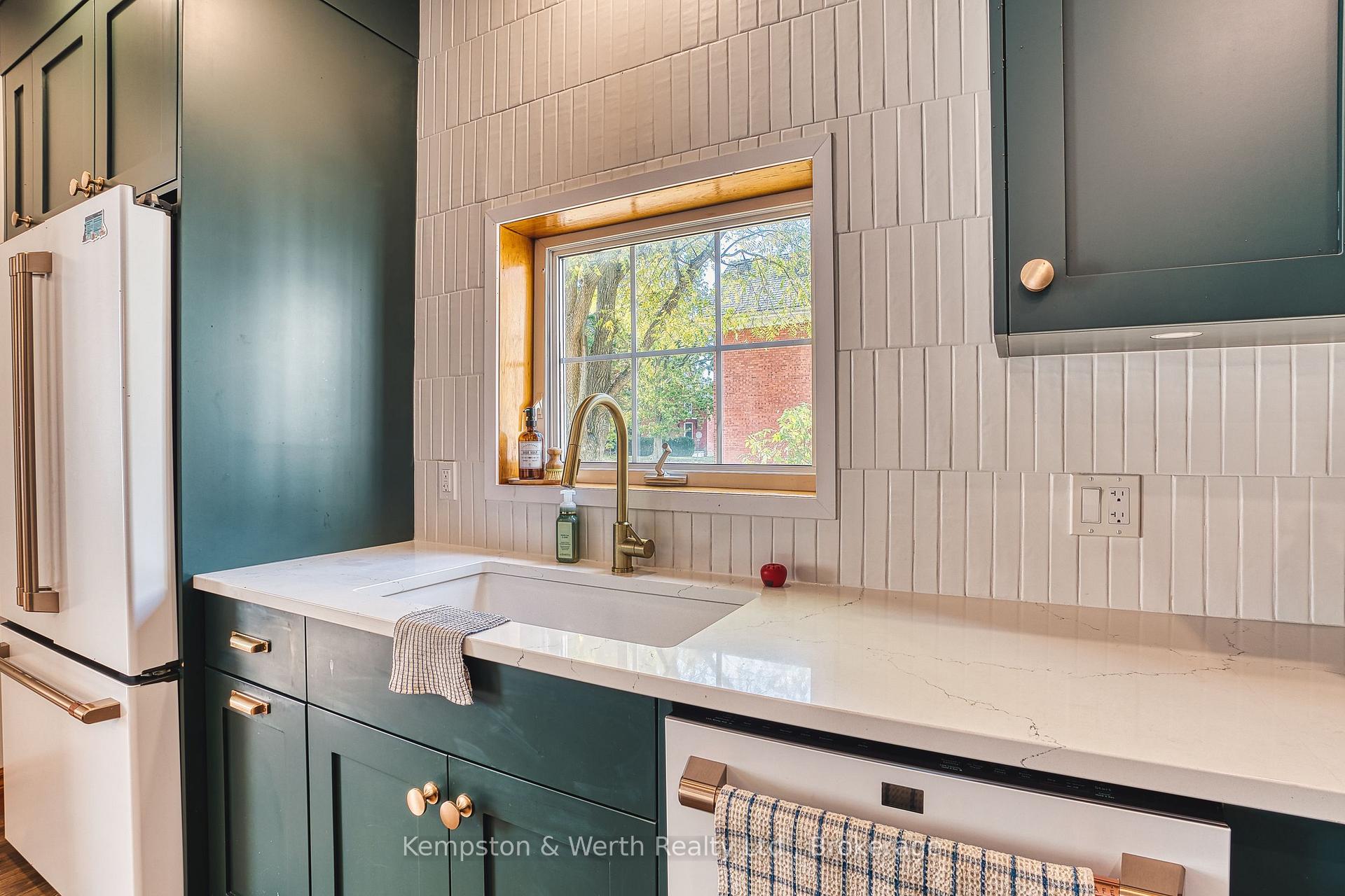 Photo 15 of 12 Temperance Street, Perth East, Milverton — HOMEH