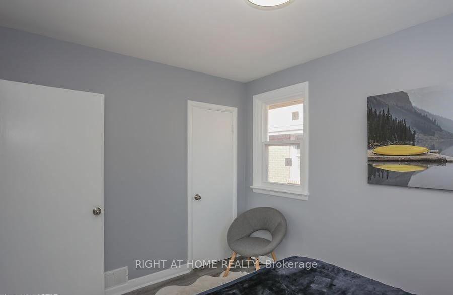 Photo 9 of 190 Hale Street, London, East O — HOMEH