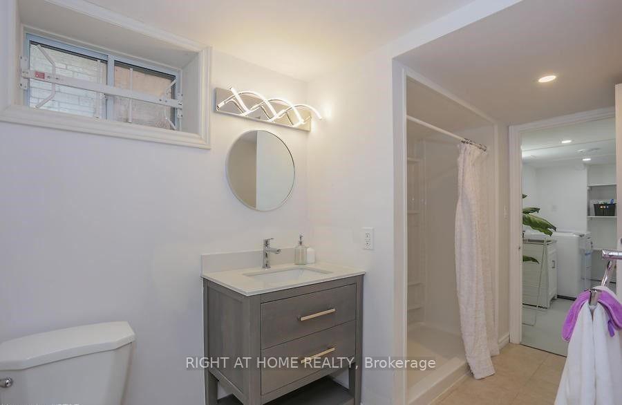 Photo 13 of 190 Hale Street, London, East O — HOMEH