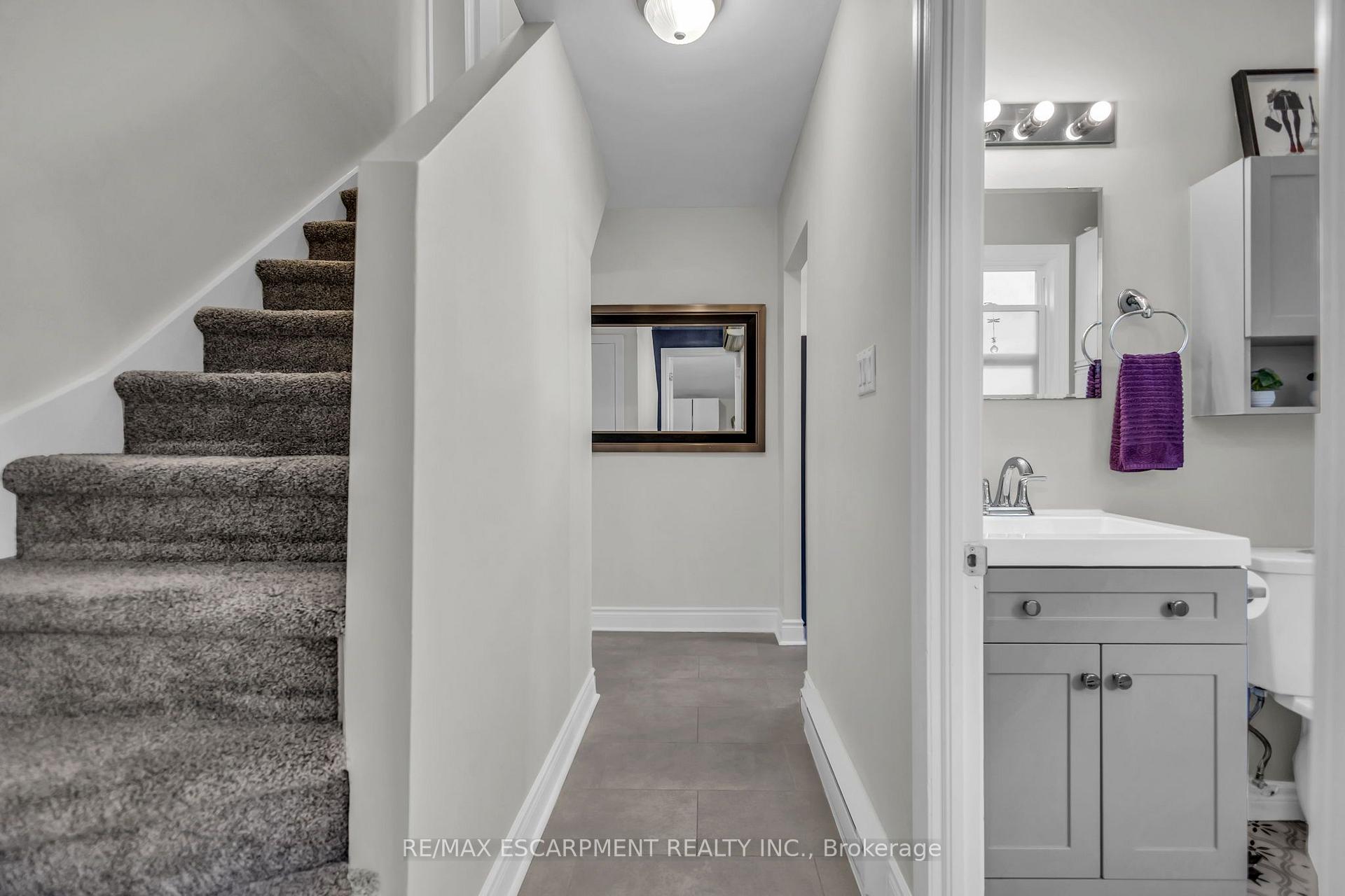 Photo 33 of 79 Brydges Street, Stratford — HOMEH