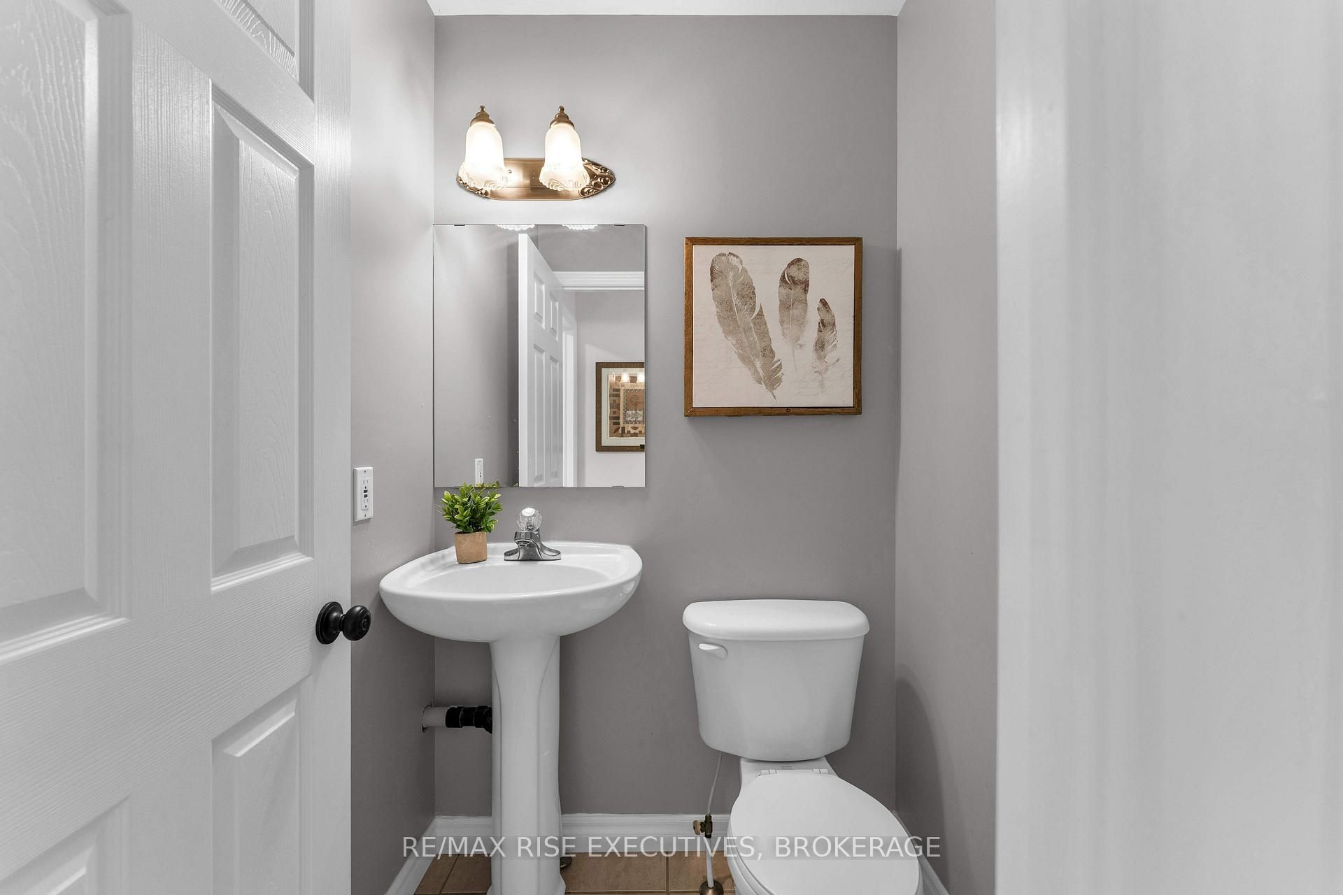 Photo 7 of 370 Cooke Crescent, Kingston, City Northwest — HOMEH