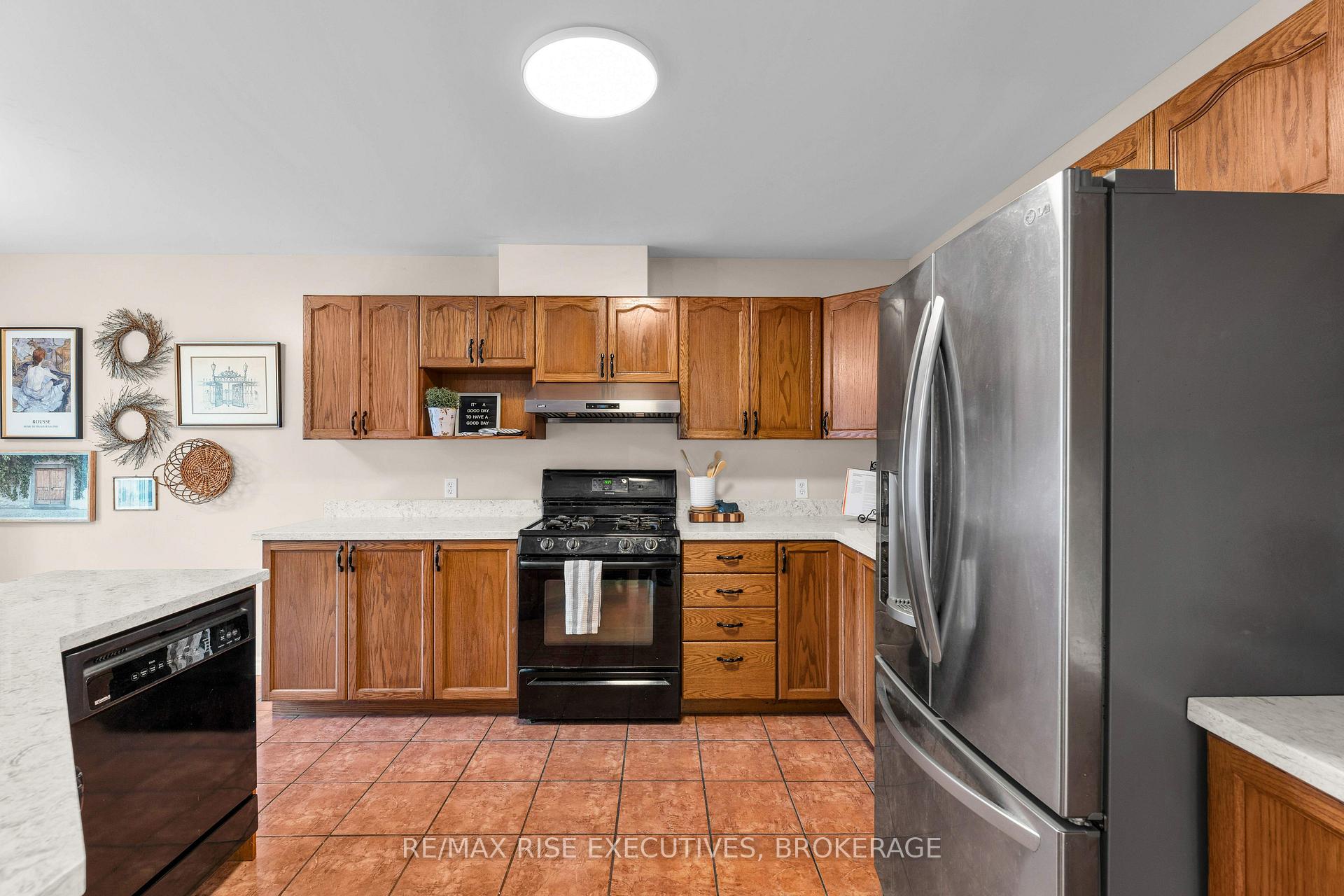 Photo 19 of 370 Cooke Crescent, Kingston, City Northwest — HOMEH