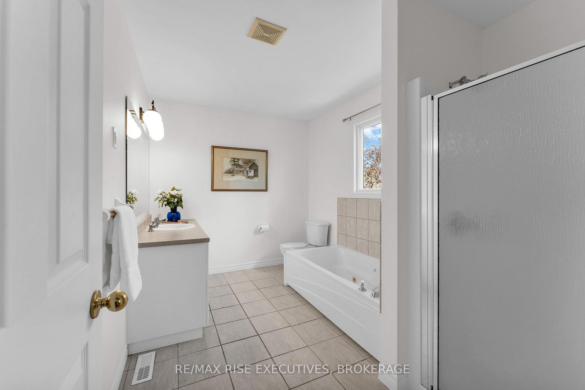 Photo 25 of 370 Cooke Crescent, Kingston, City Northwest — HOMEH