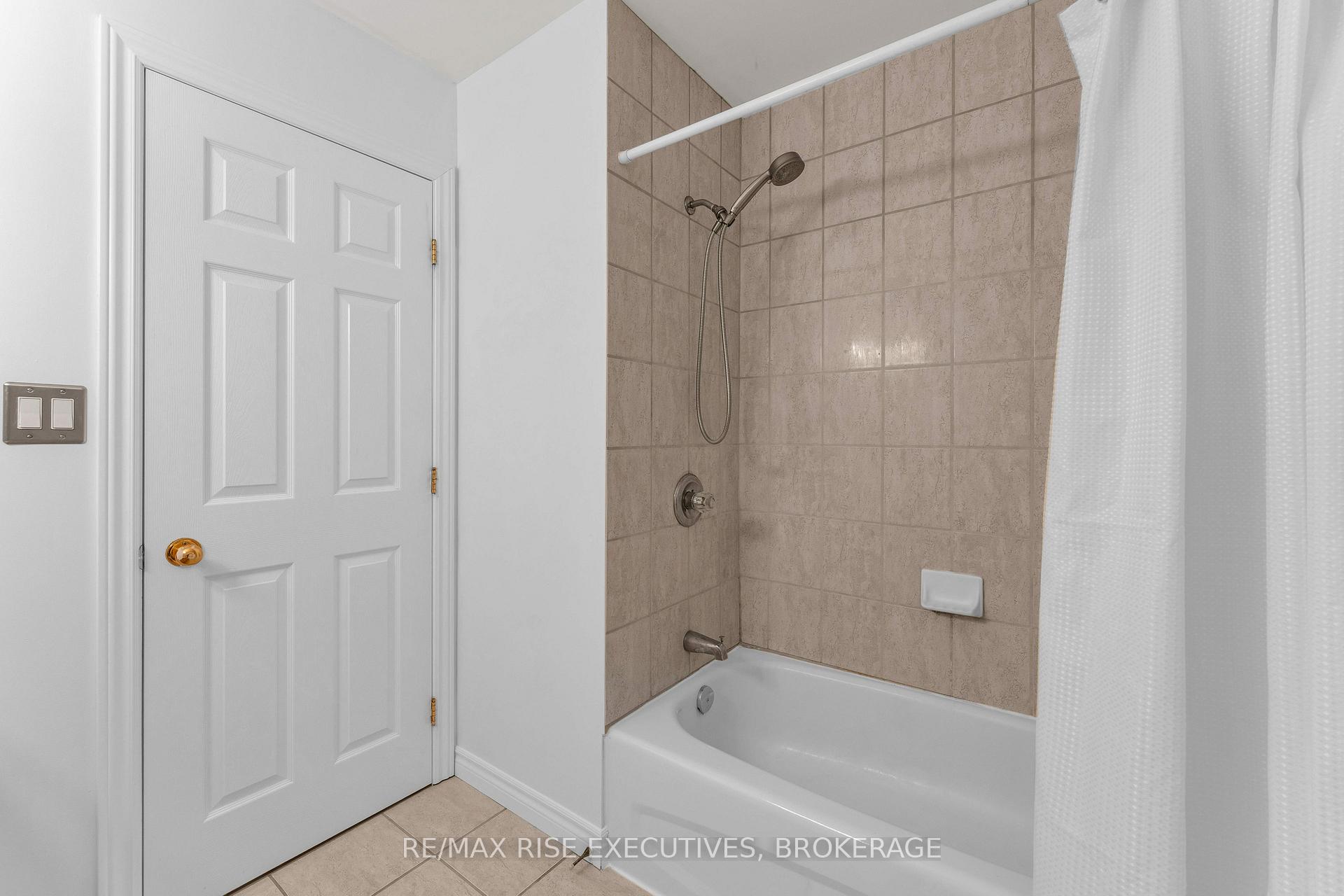 Photo 35 of 370 Cooke Crescent, Kingston, City Northwest — HOMEH