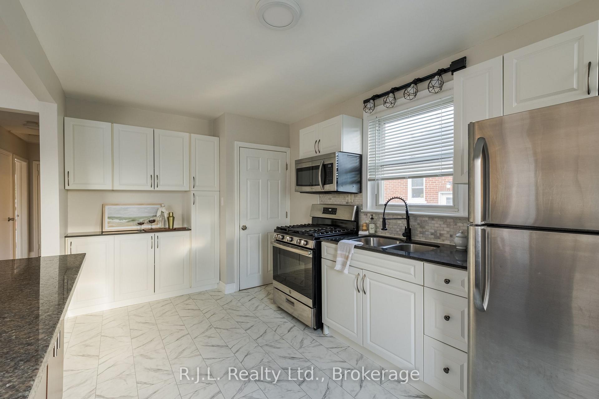 Photo 9 of 566 Shirley Avenue, Peterborough, Otonabee Ward 1 — HOMEH