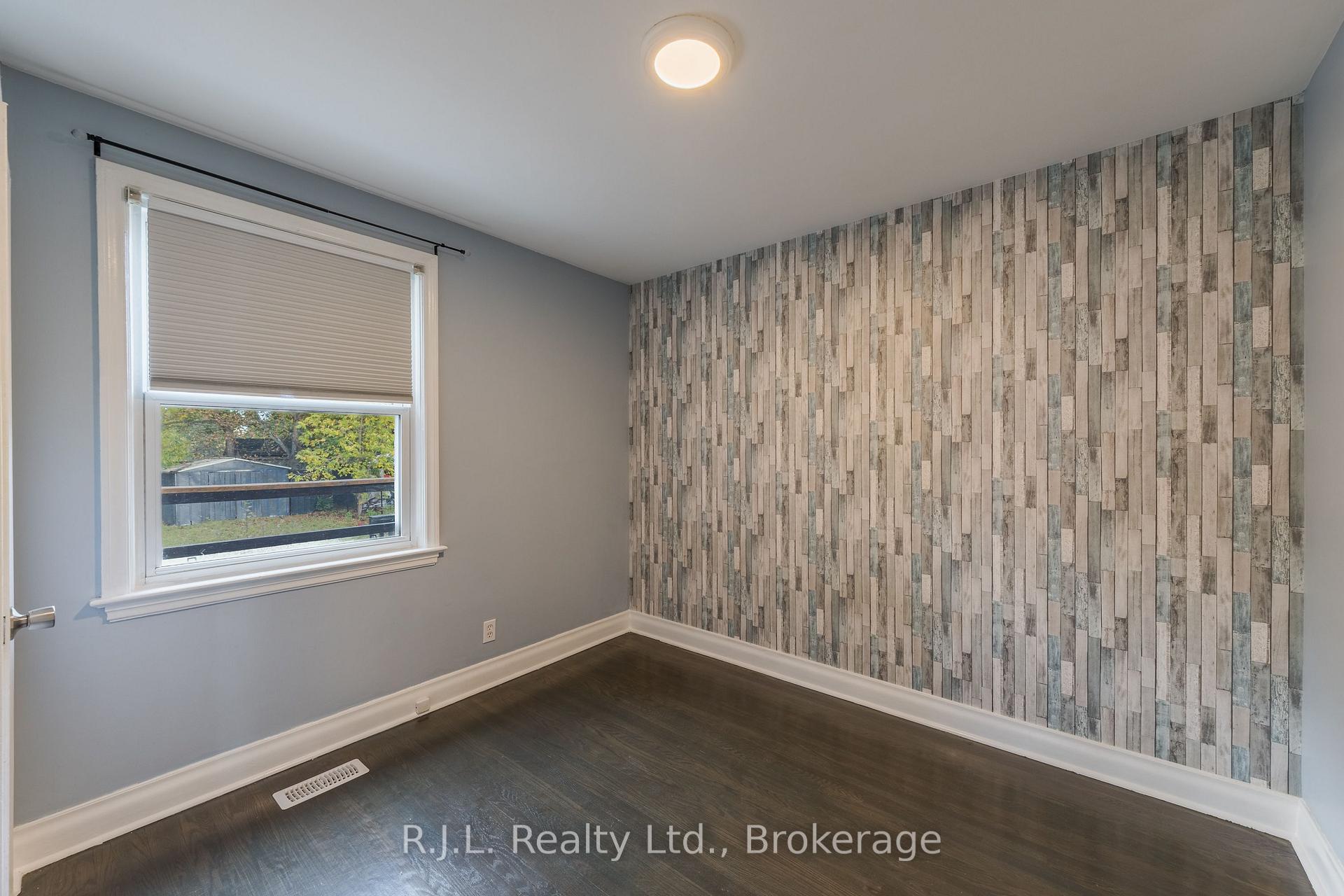 Photo 15 of 566 Shirley Avenue, Peterborough, Otonabee Ward 1 — HOMEH