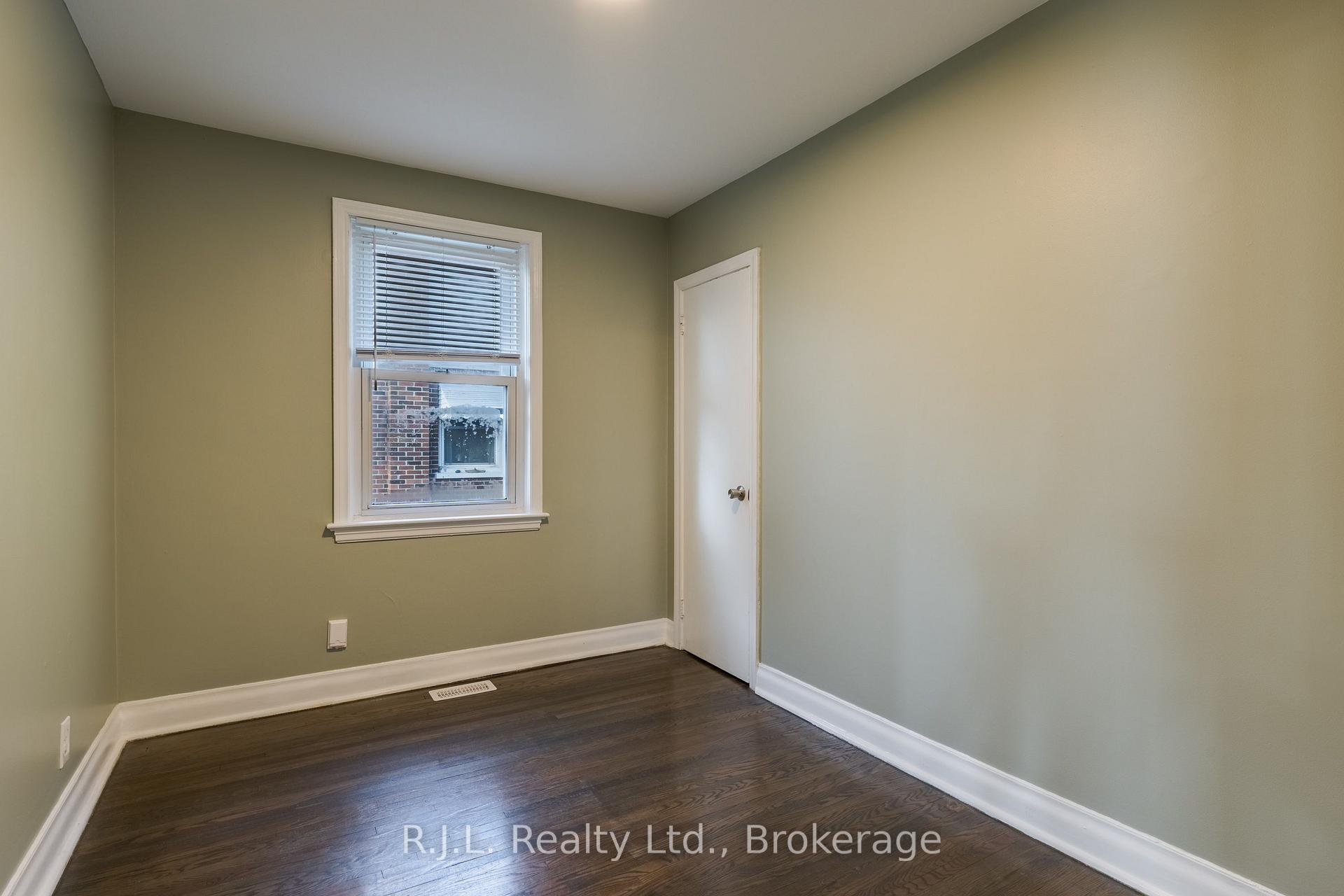 Photo 20 of 566 Shirley Avenue, Peterborough, Otonabee Ward 1 — HOMEH