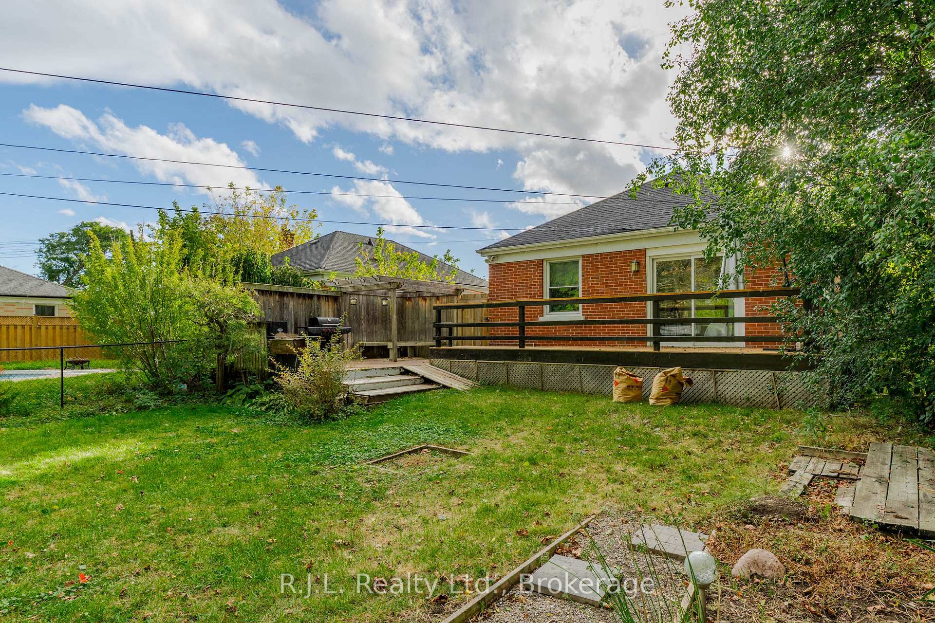Photo 31 of 566 Shirley Avenue, Peterborough, Otonabee Ward 1 — HOMEH