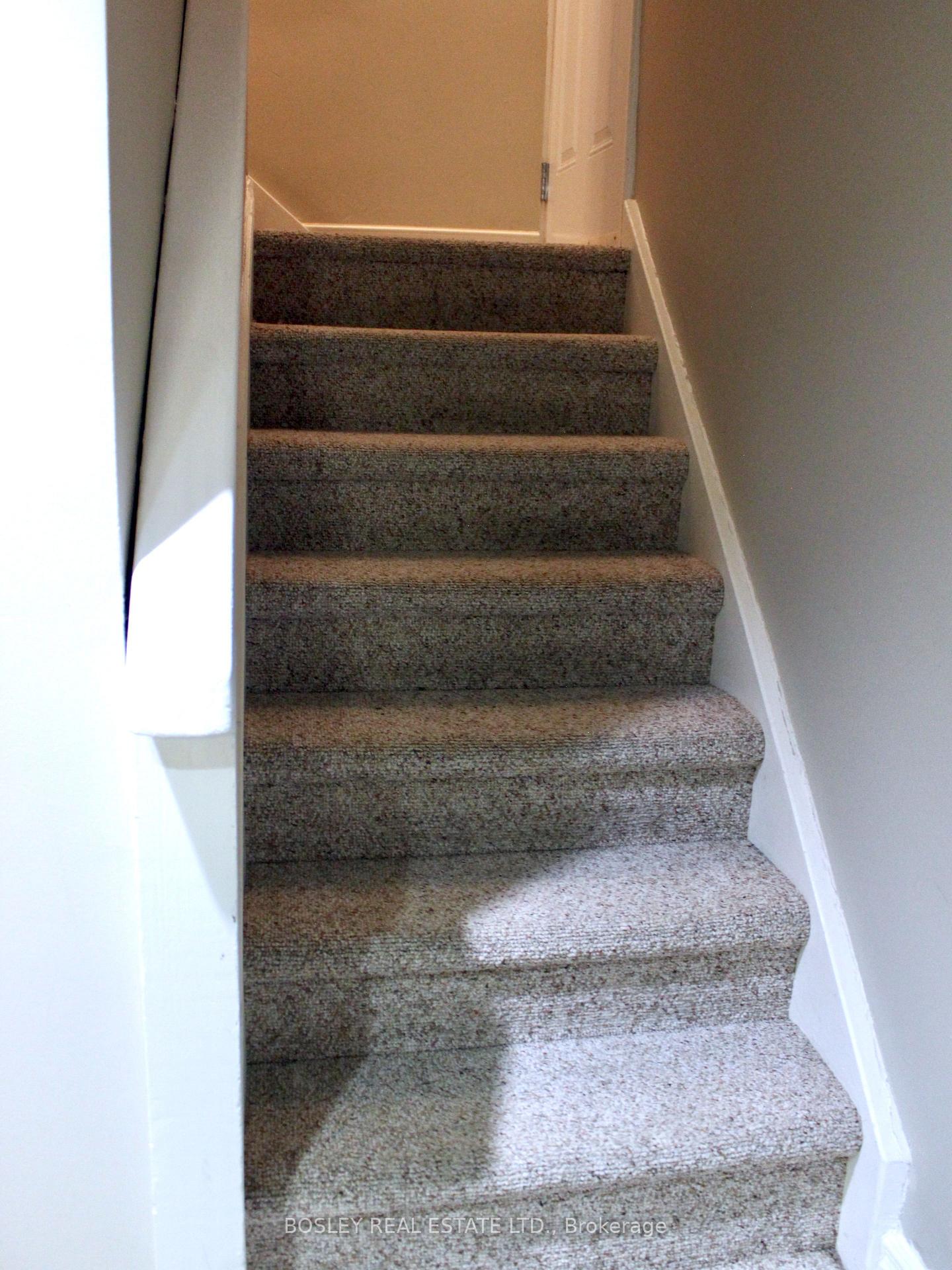 Photo 2 of 341 Moore Avenue, Toronto, Leaside — HOMEH