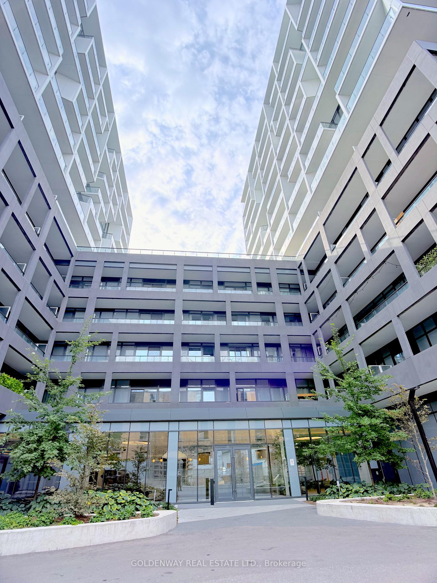 Photo 2 of Unit 814, 9 Tecumseth Street, Toronto, Niagara — HOMEH