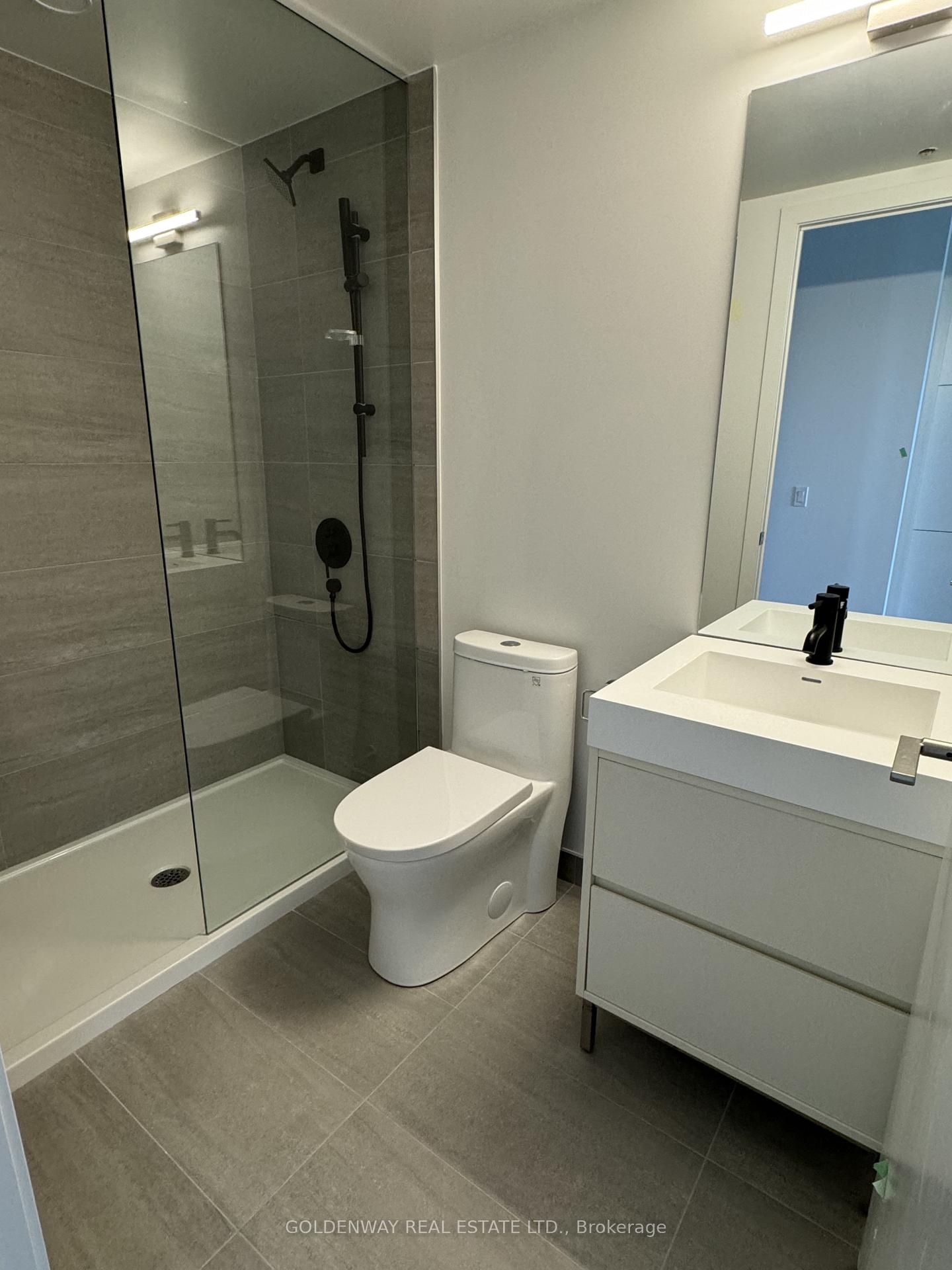 Photo 14 of Unit 814, 9 Tecumseth Street, Toronto, Niagara — HOMEH