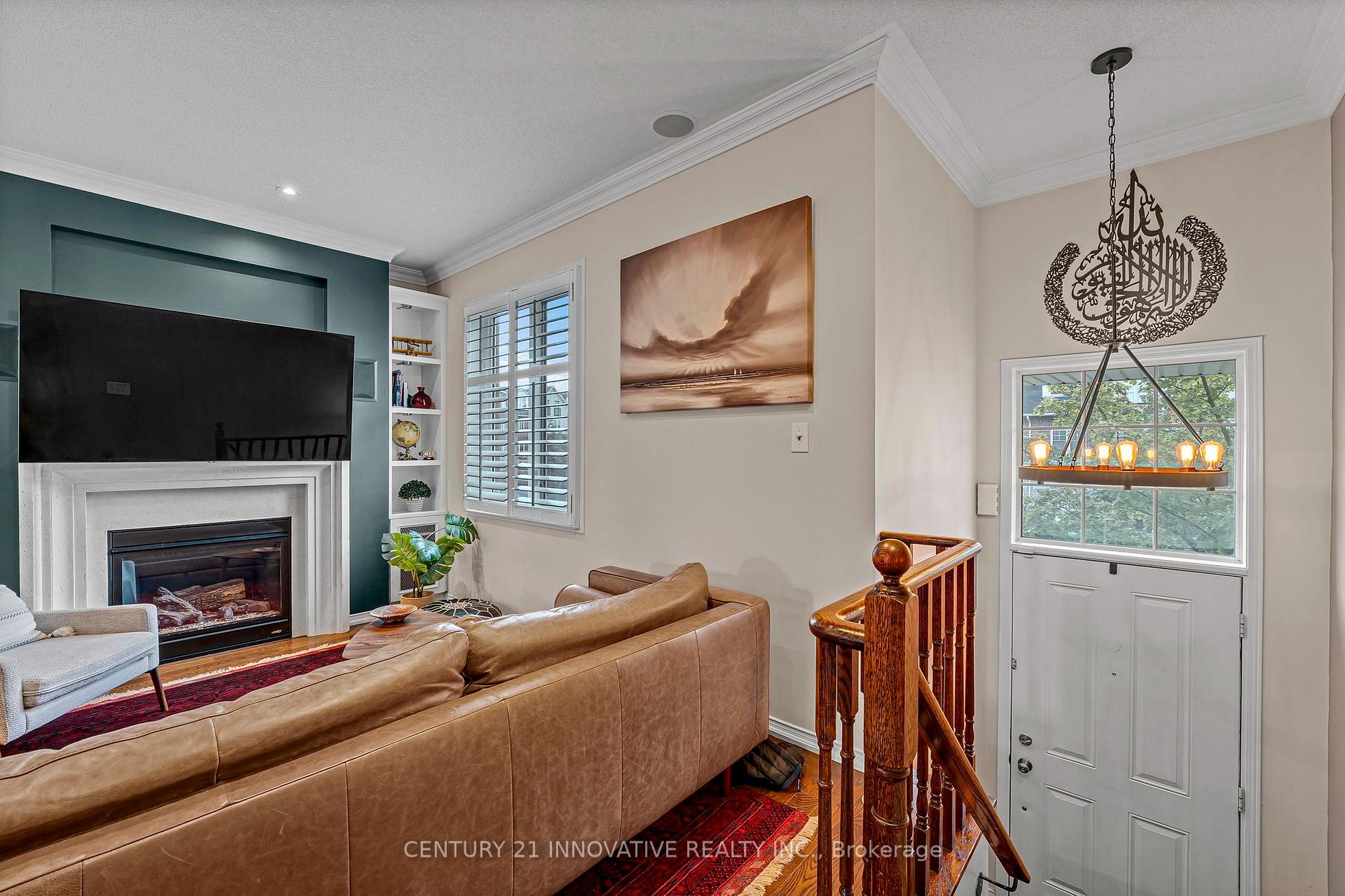 Photo 5 of 99 John Bell Crescent, Scarborough, Clairlea-Birchmount — HOMEH