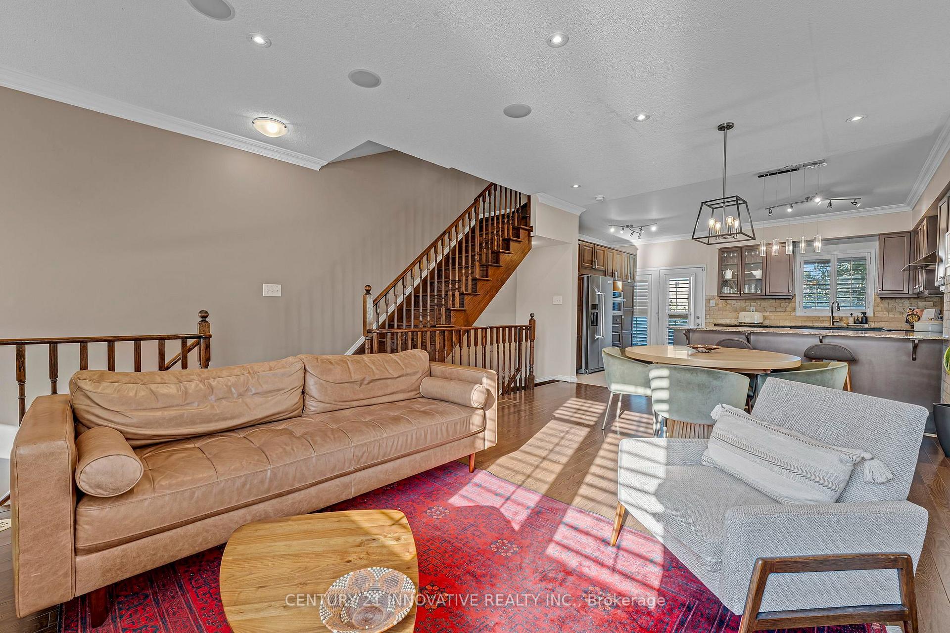 Photo 2 of 99 John Bell Crescent, Scarborough, Clairlea-Birchmount — HOMEH