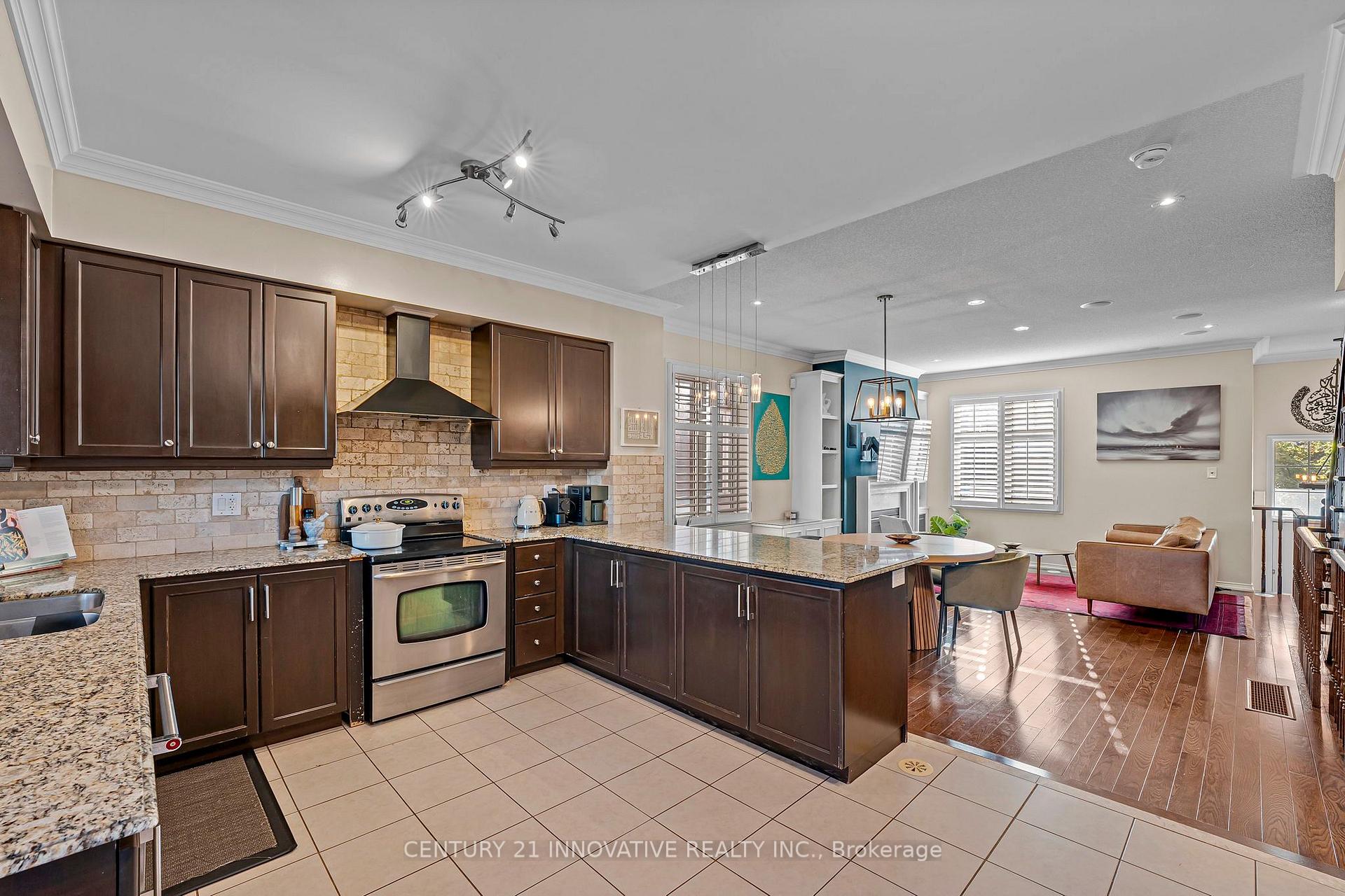 Photo 9 of 99 John Bell Crescent, Scarborough, Clairlea-Birchmount — HOMEH