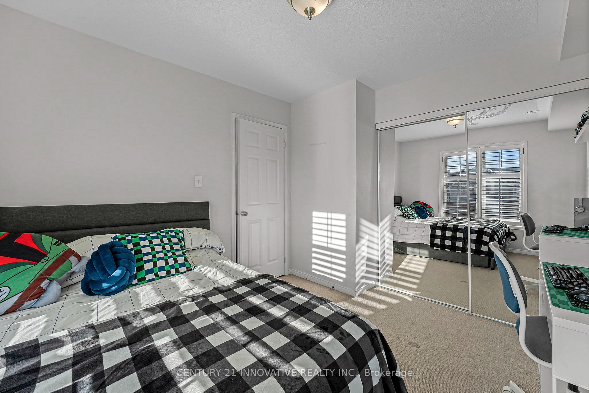 Photo 23 of 99 John Bell Crescent, Scarborough, Clairlea-Birchmount — HOMEH