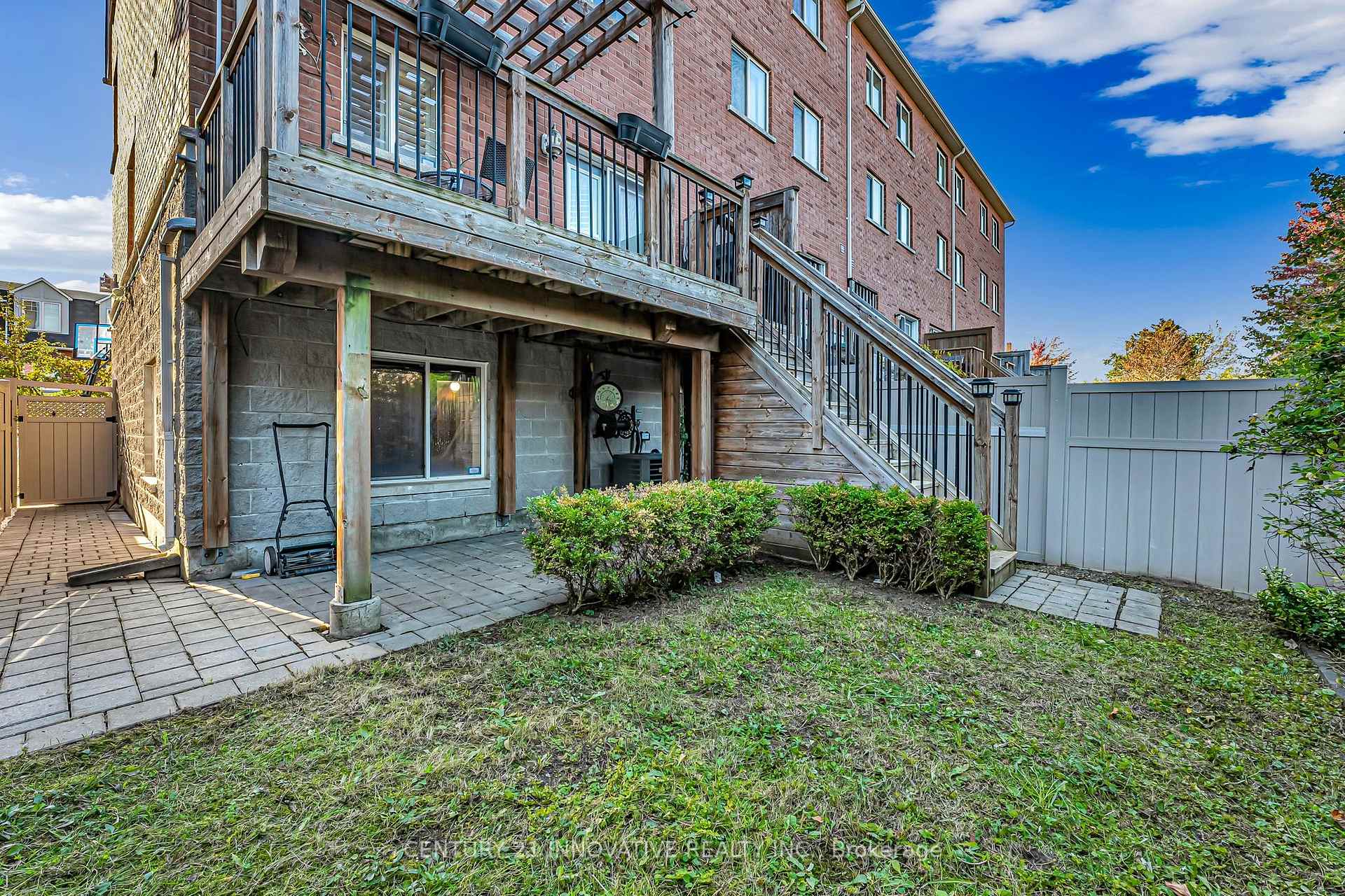 Photo 29 of 99 John Bell Crescent, Scarborough, Clairlea-Birchmount — HOMEH