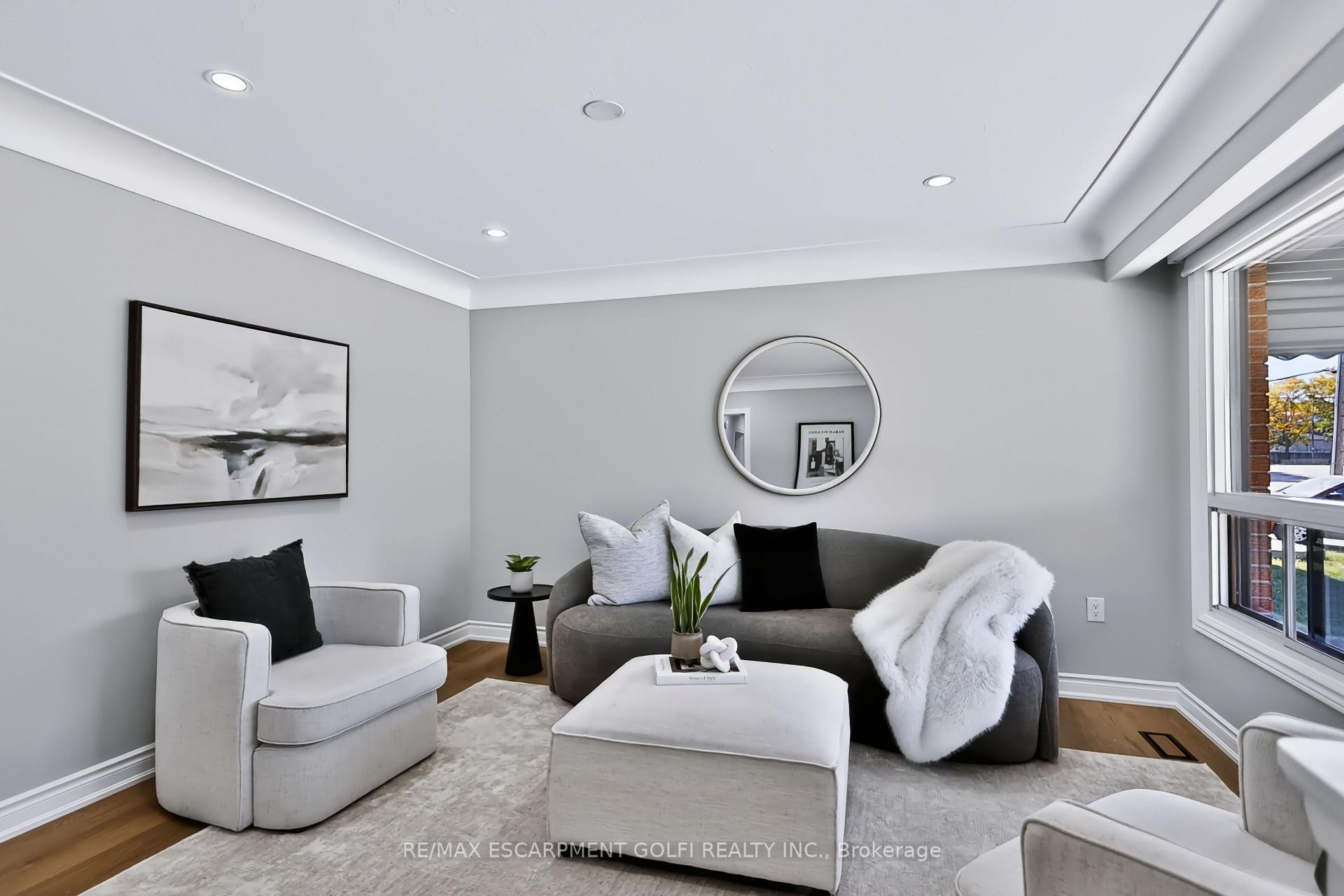 Photo 5 of 38 Deerhurst Road, Hamilton, Stoney Creek — HOMEH