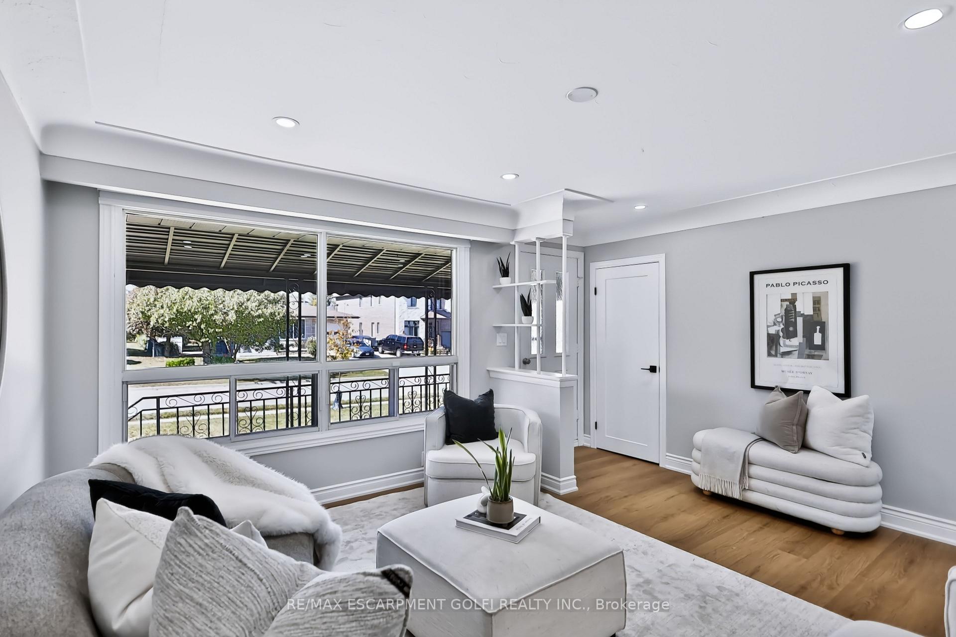 Photo 6 of 38 Deerhurst Road, Hamilton, Stoney Creek — HOMEH