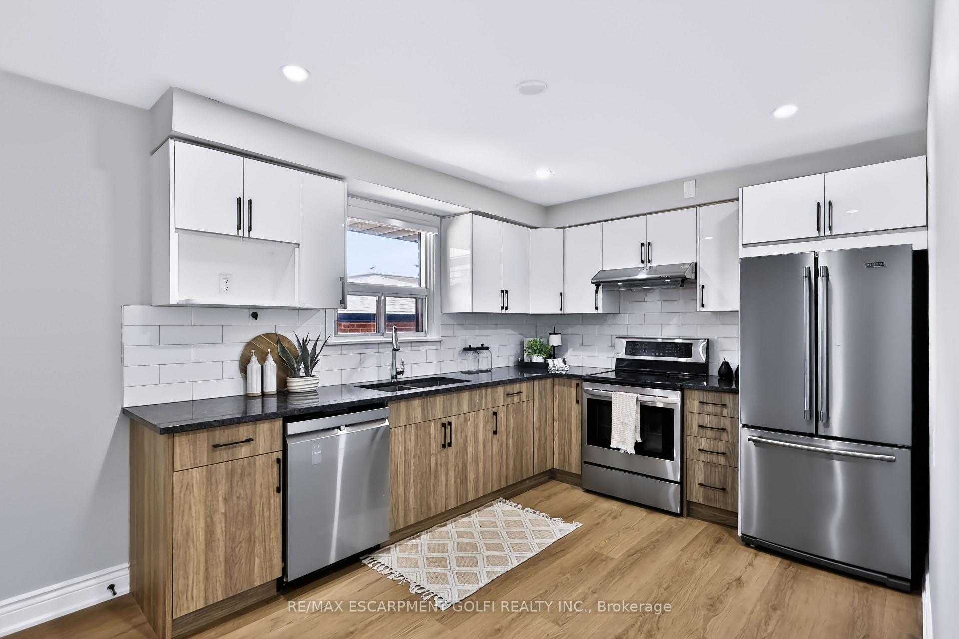 Photo 7 of 38 Deerhurst Road, Hamilton, Stoney Creek — HOMEH