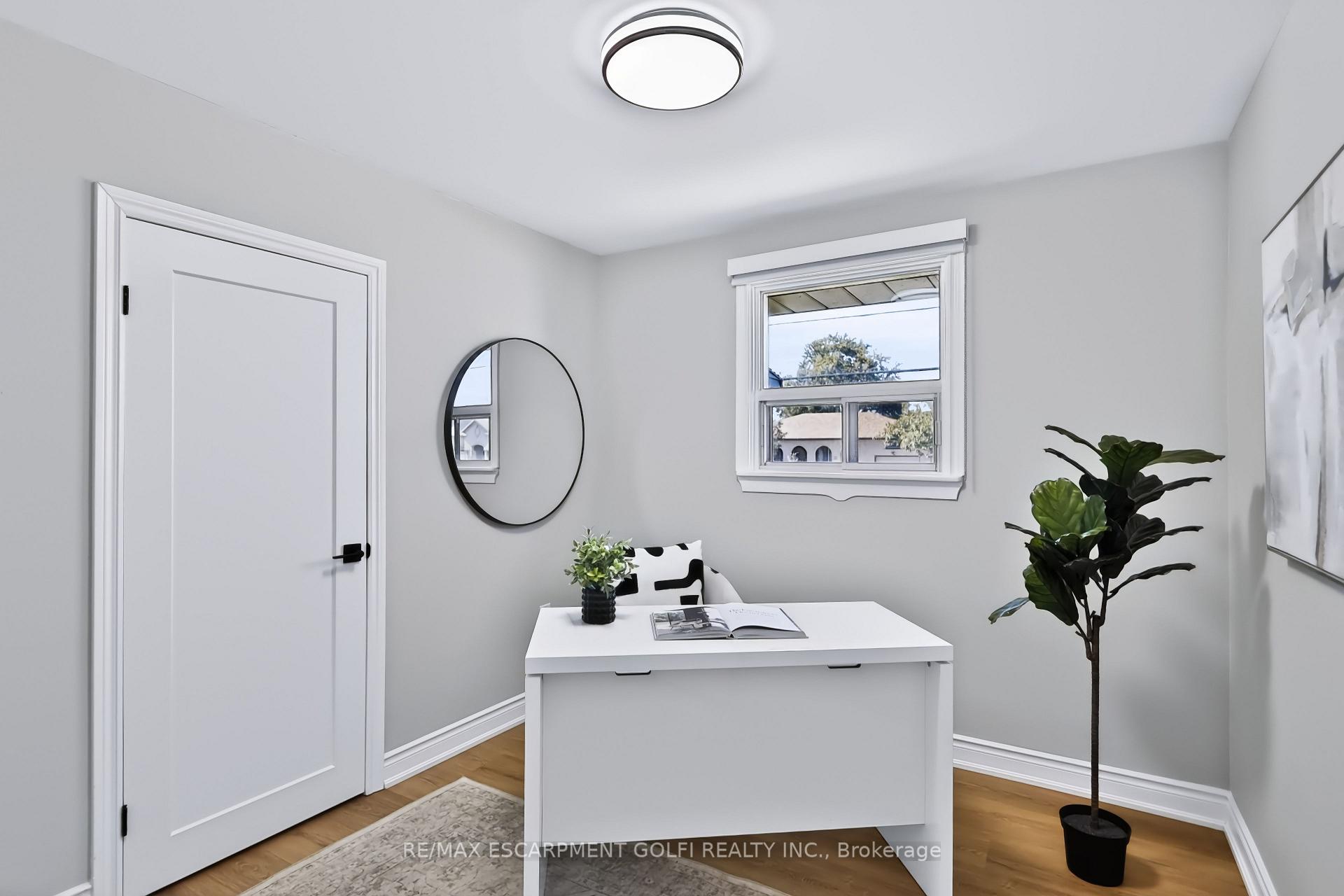Photo 15 of 38 Deerhurst Road, Hamilton, Stoney Creek — HOMEH