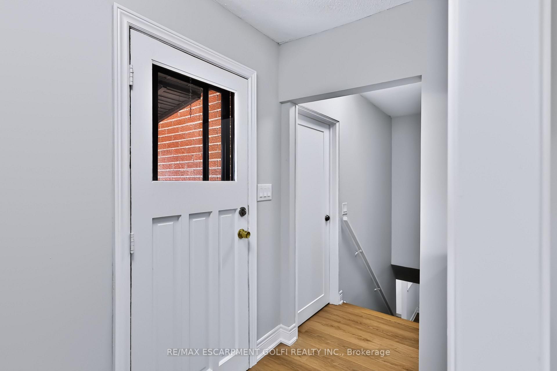Photo 18 of 38 Deerhurst Road, Hamilton, Stoney Creek — HOMEH