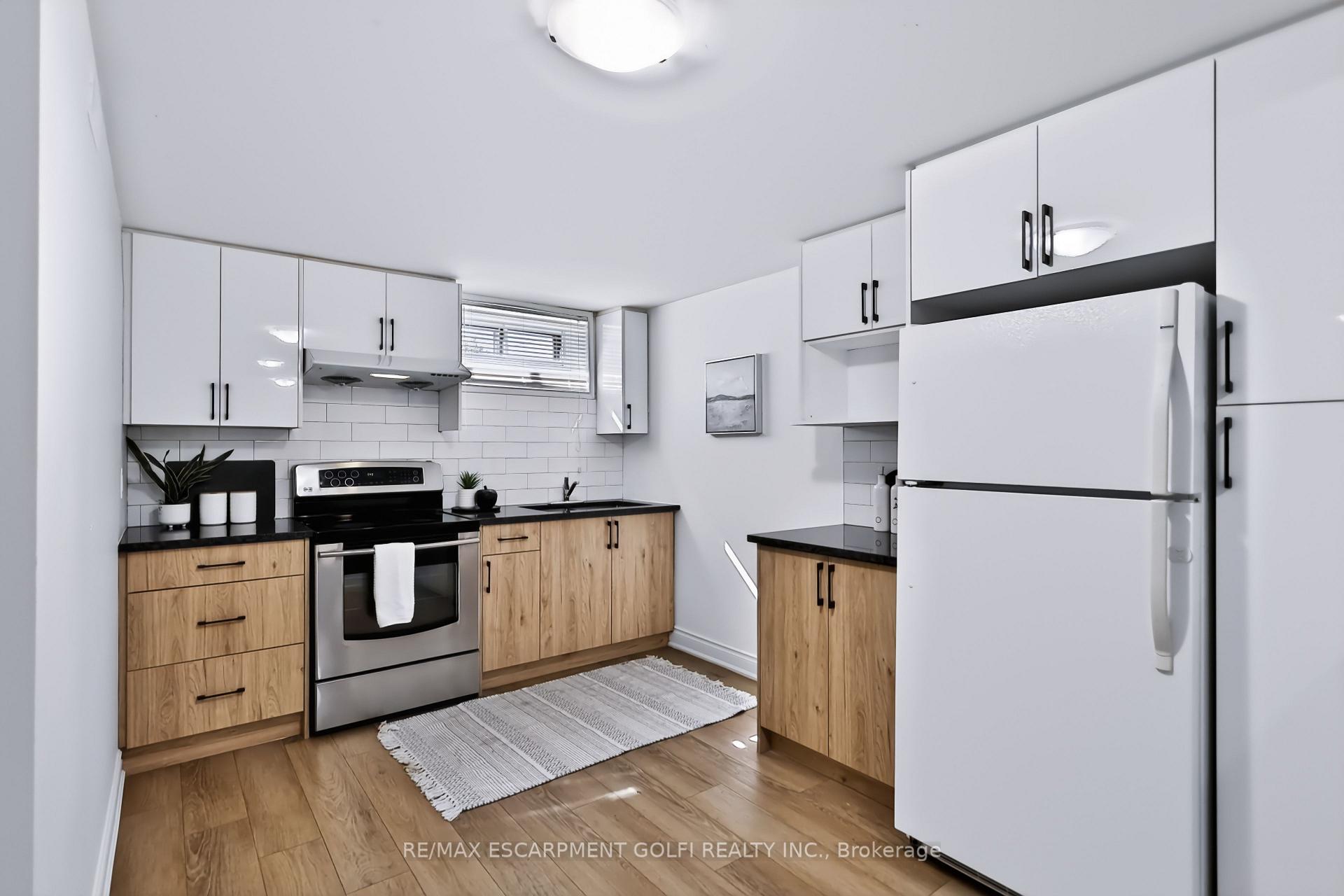 Photo 20 of 38 Deerhurst Road, Hamilton, Stoney Creek — HOMEH