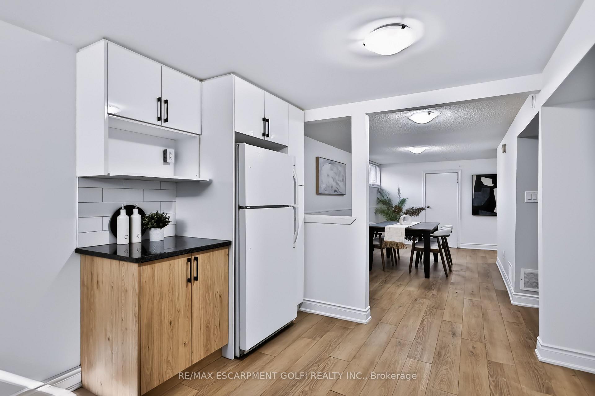 Photo 22 of 38 Deerhurst Road, Hamilton, Stoney Creek — HOMEH