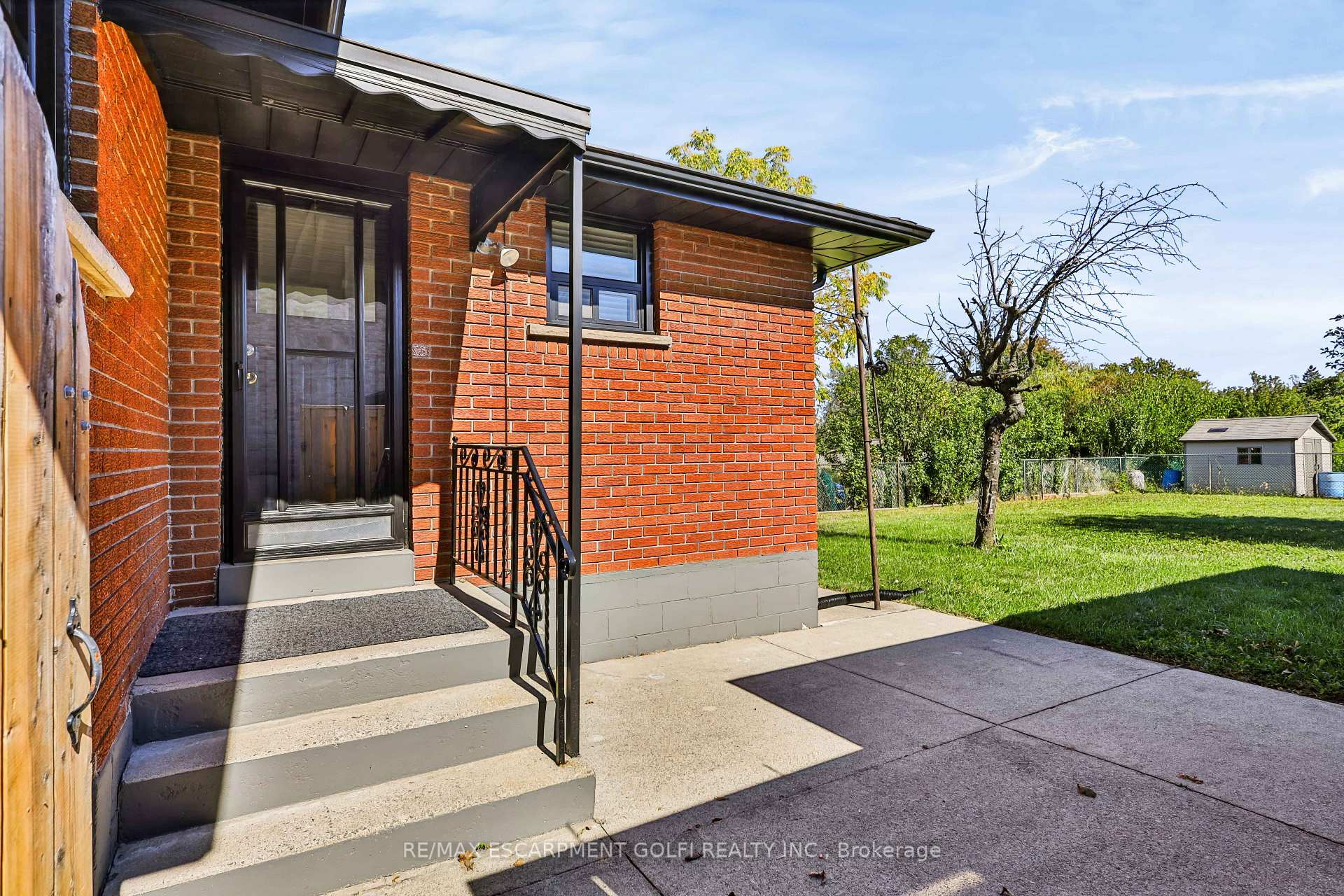 Photo 30 of 38 Deerhurst Road, Hamilton, Stoney Creek — HOMEH