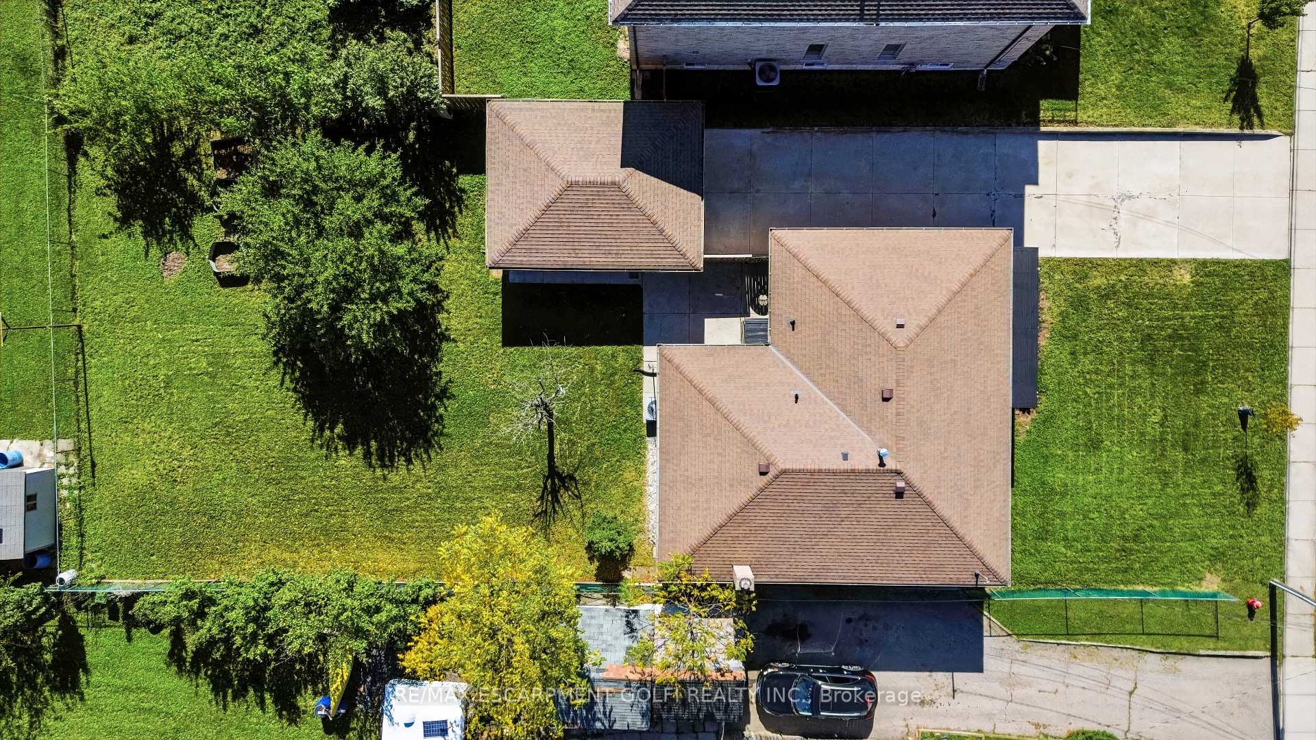 Photo 37 of 38 Deerhurst Road, Hamilton, Stoney Creek — HOMEH