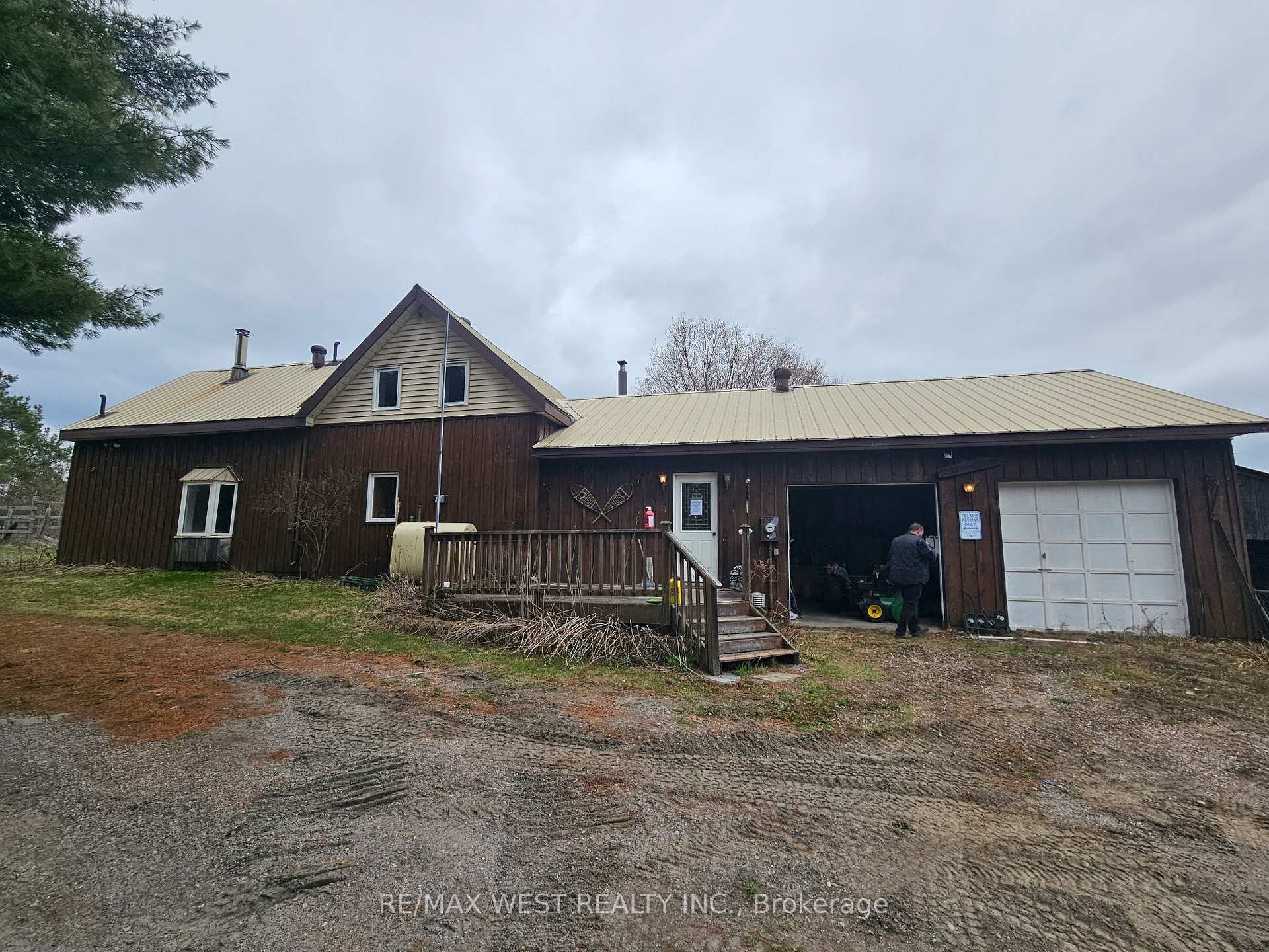Photo of 740 Lower Turriff Road