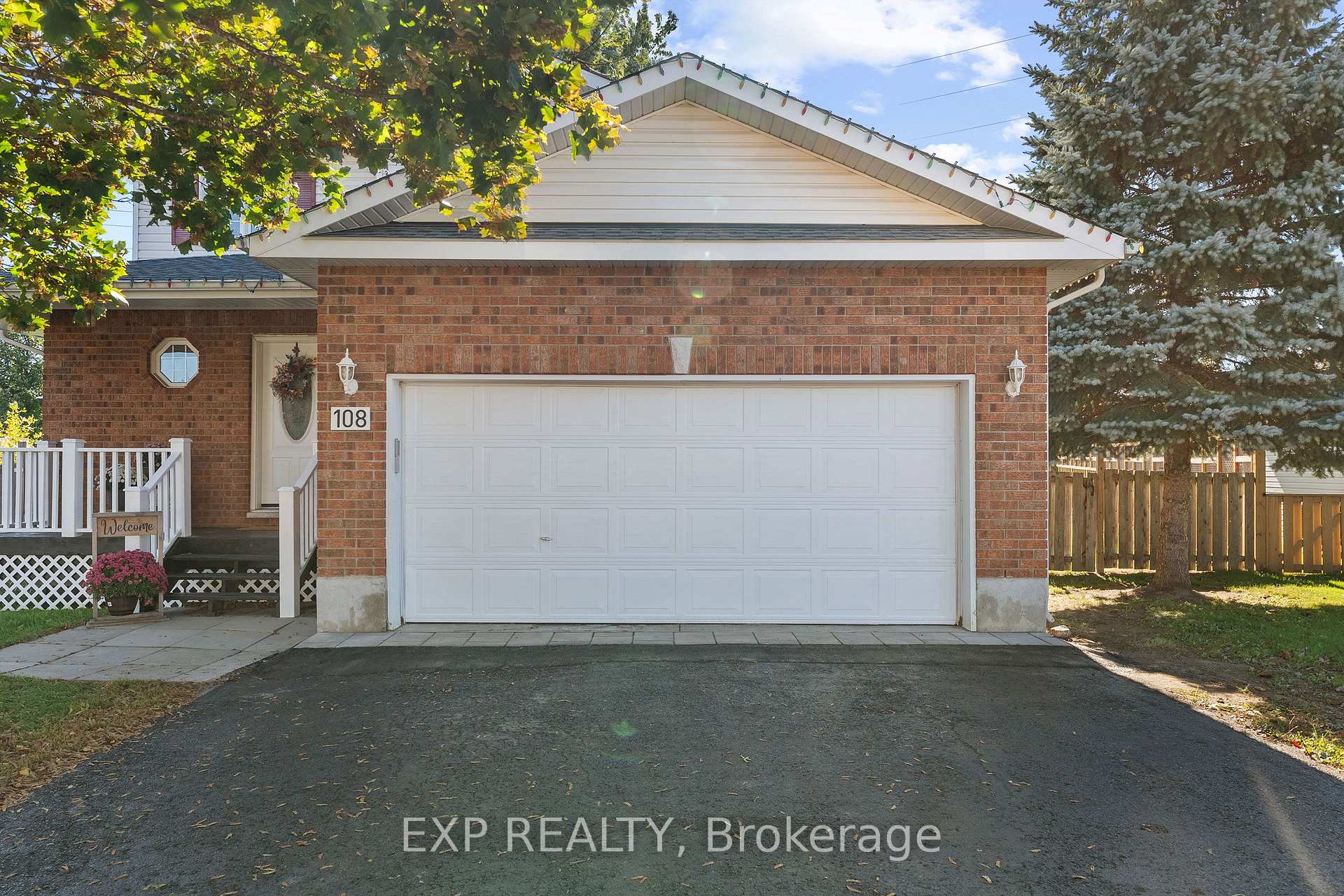 Photo 3 of 108 Mclachlin Street S, Arnprior, Arnprior — HOMEH