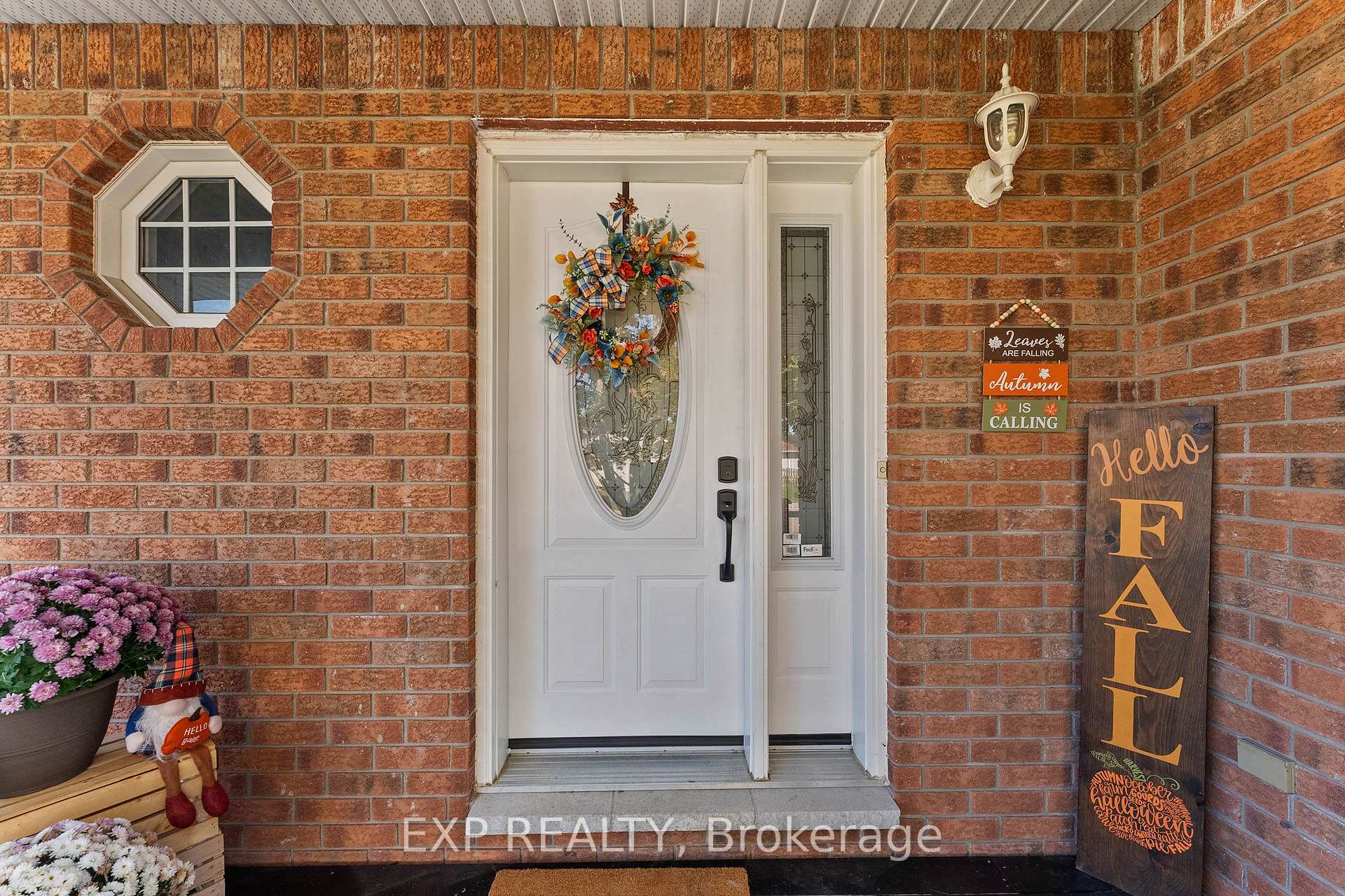 Photo 4 of 108 Mclachlin Street S, Arnprior, Arnprior — HOMEH