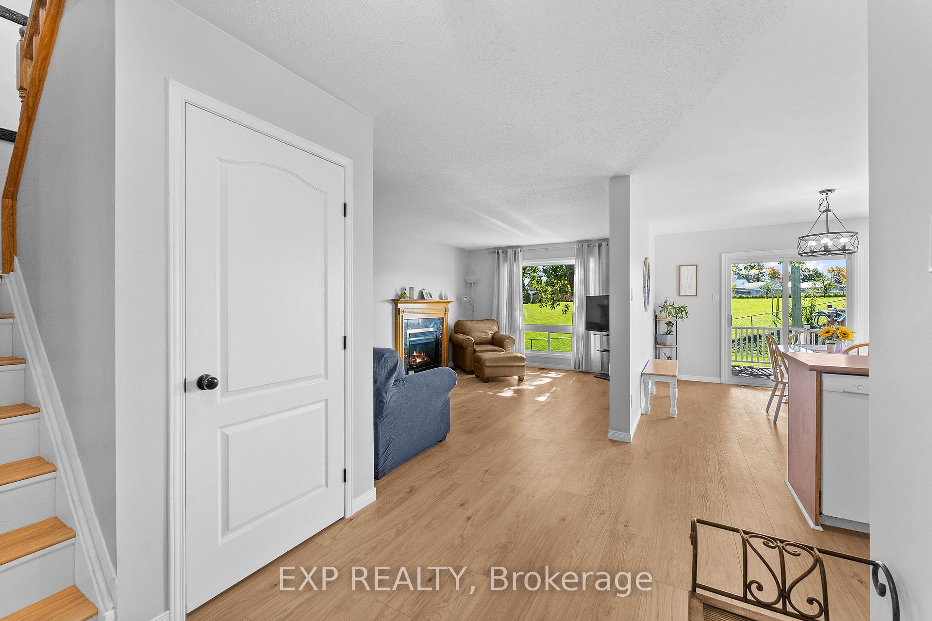 Photo 8 of 108 Mclachlin Street S, Arnprior, Arnprior — HOMEH